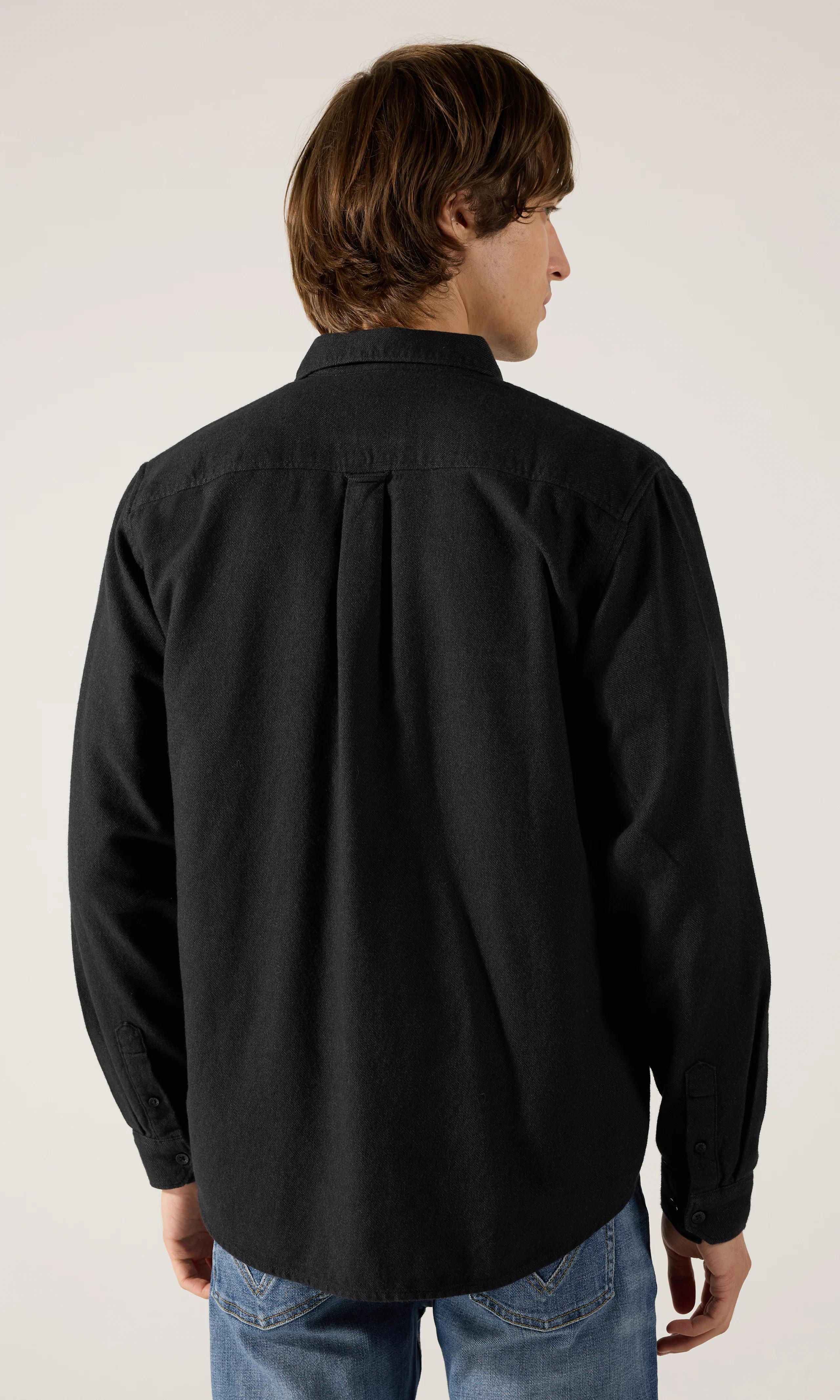 Twist Skjorte. Back. Model.