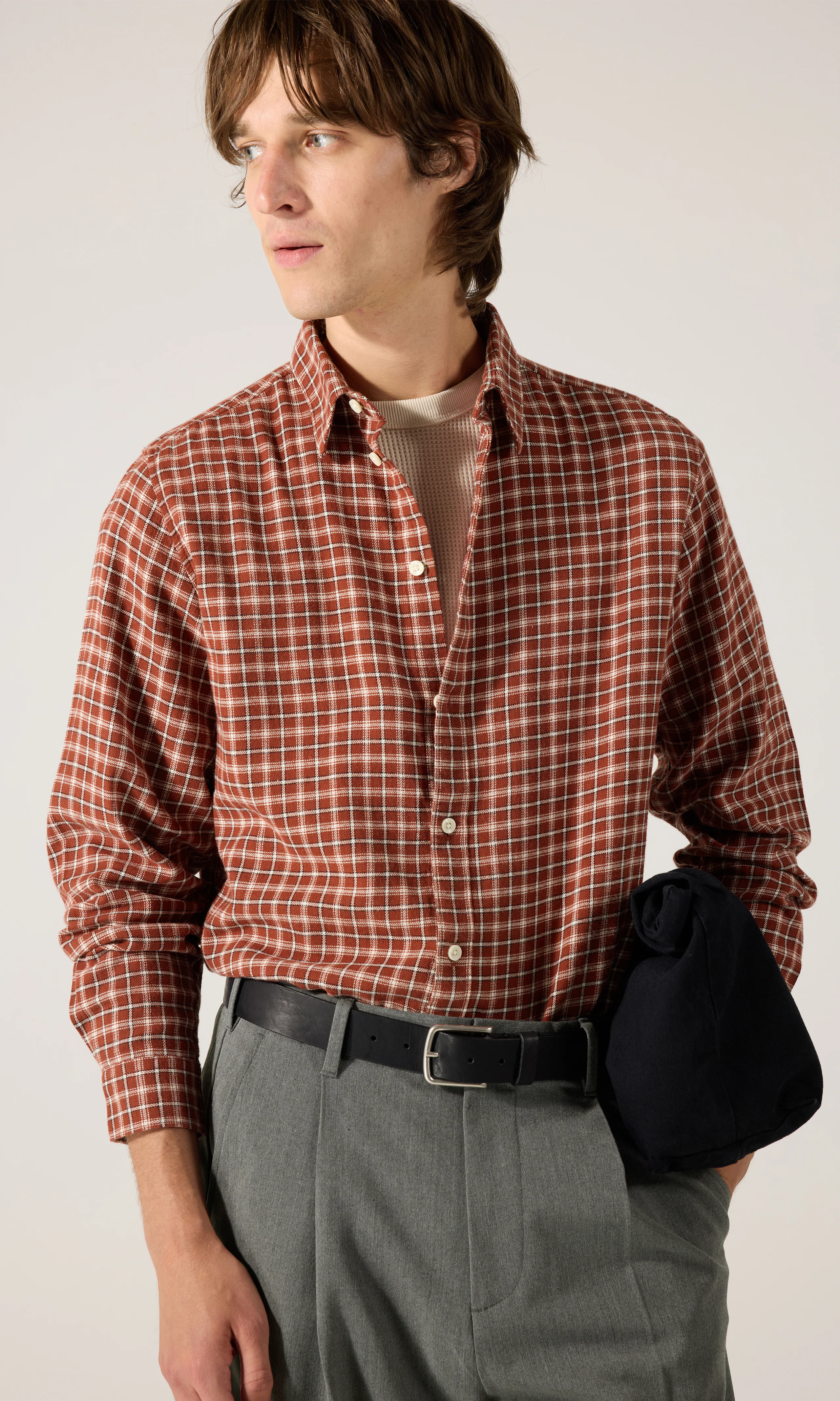 Check Ruudullinen Flanellipaita. Front. Model.
