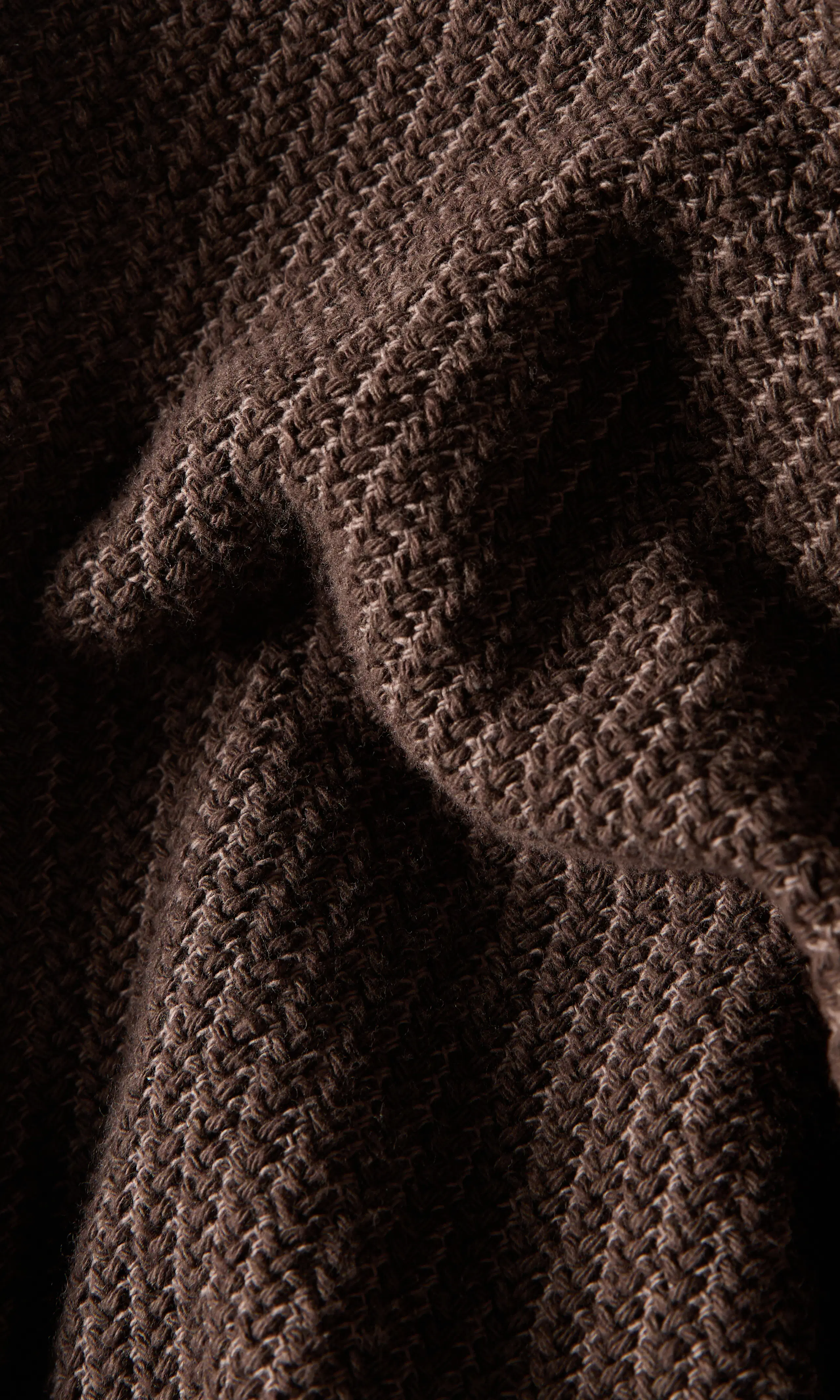 Mercer Brun Overshirt. Detail 2. Flat.