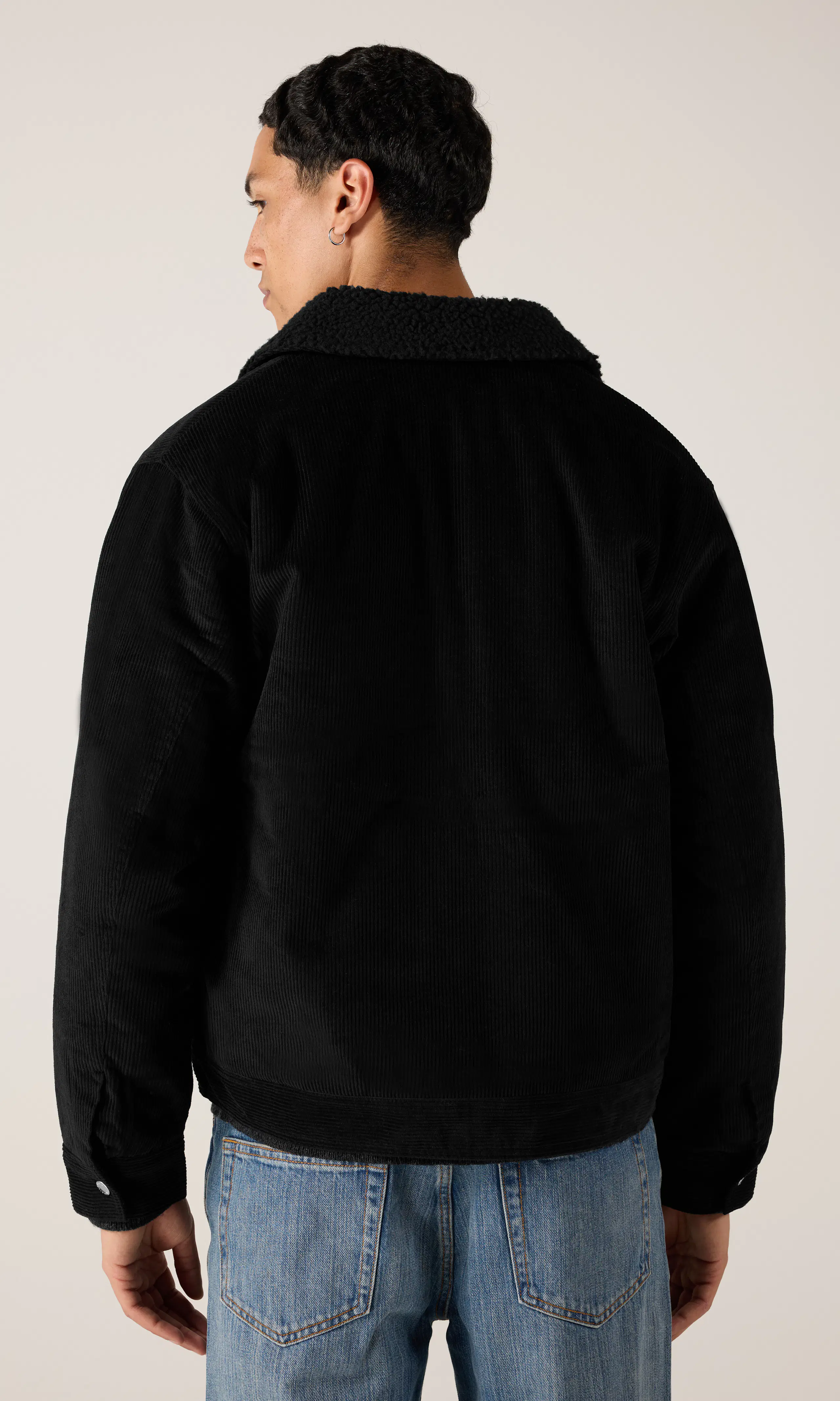 Worker Cord Takki. Back. Model.