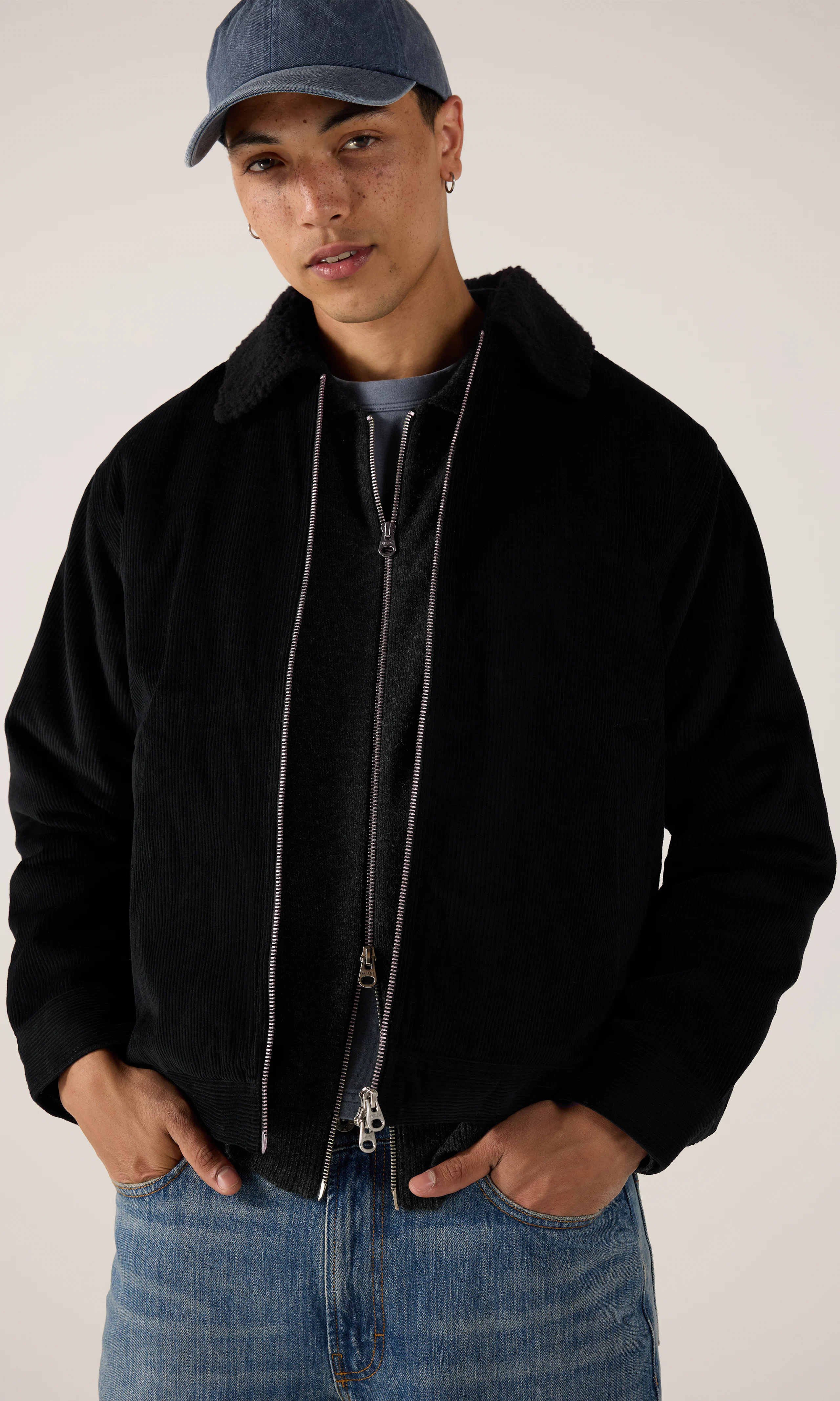 Worker Cord Takki. Front. Model.