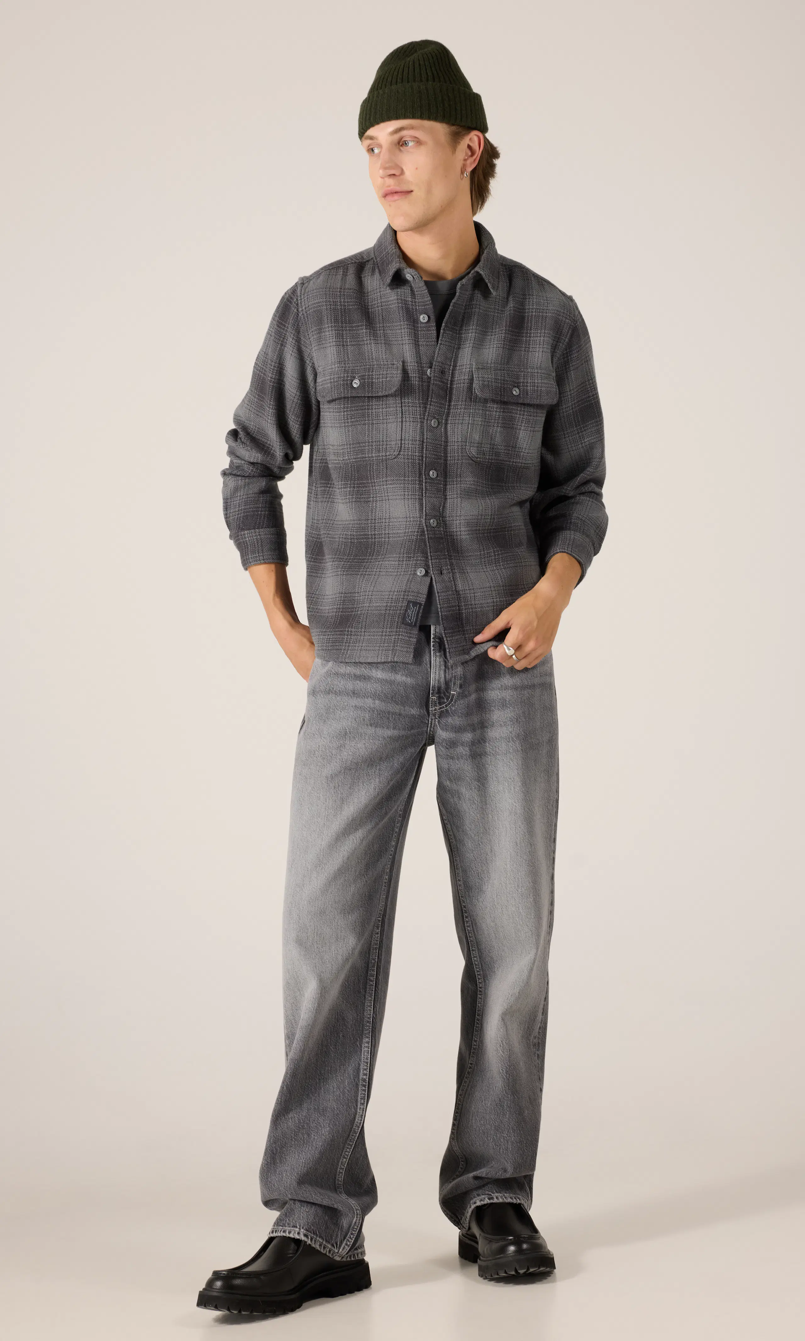 Worker Rutete Flanellskjorte. Front 1. Model.