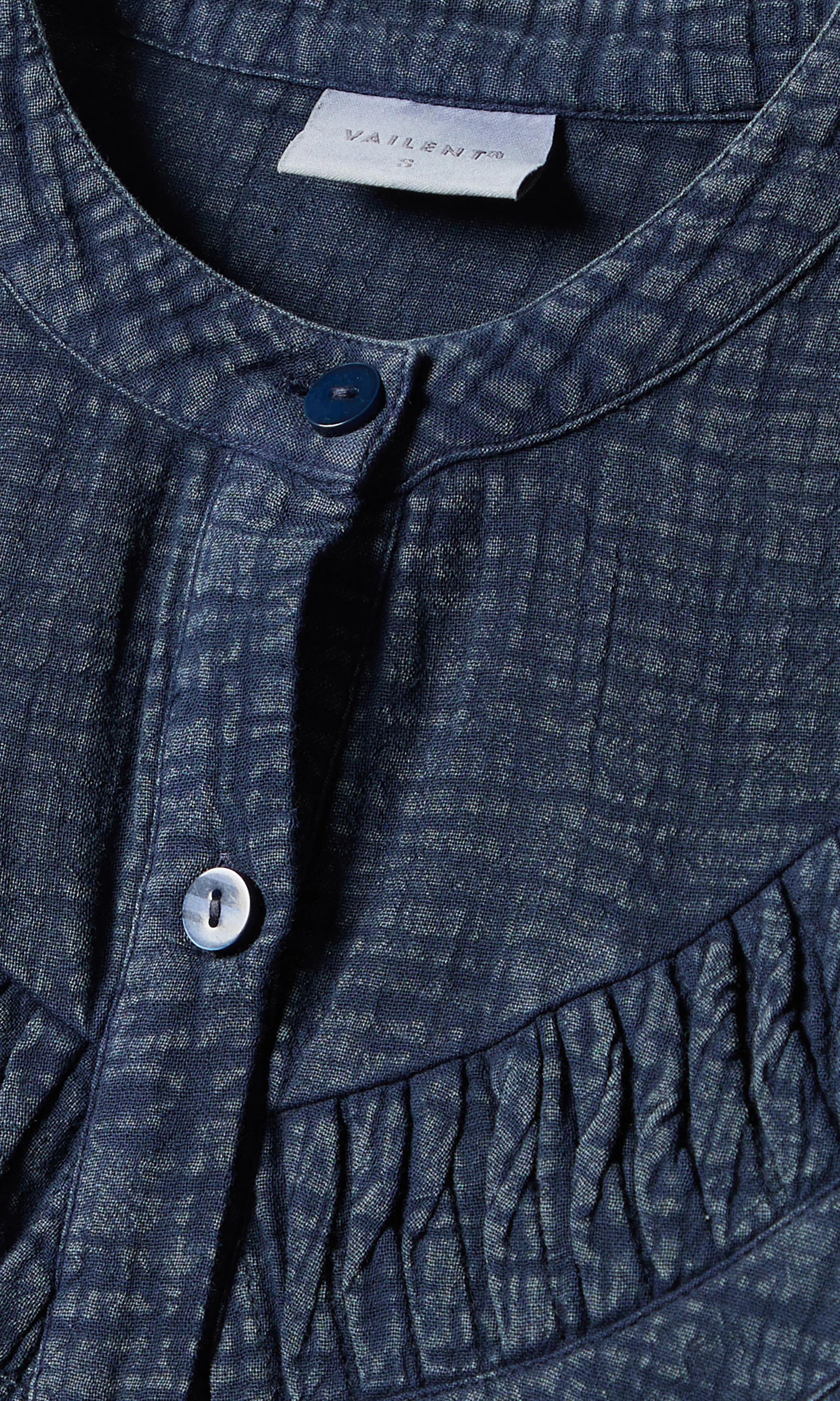 Double Skjorta. Detail 1. Flat.