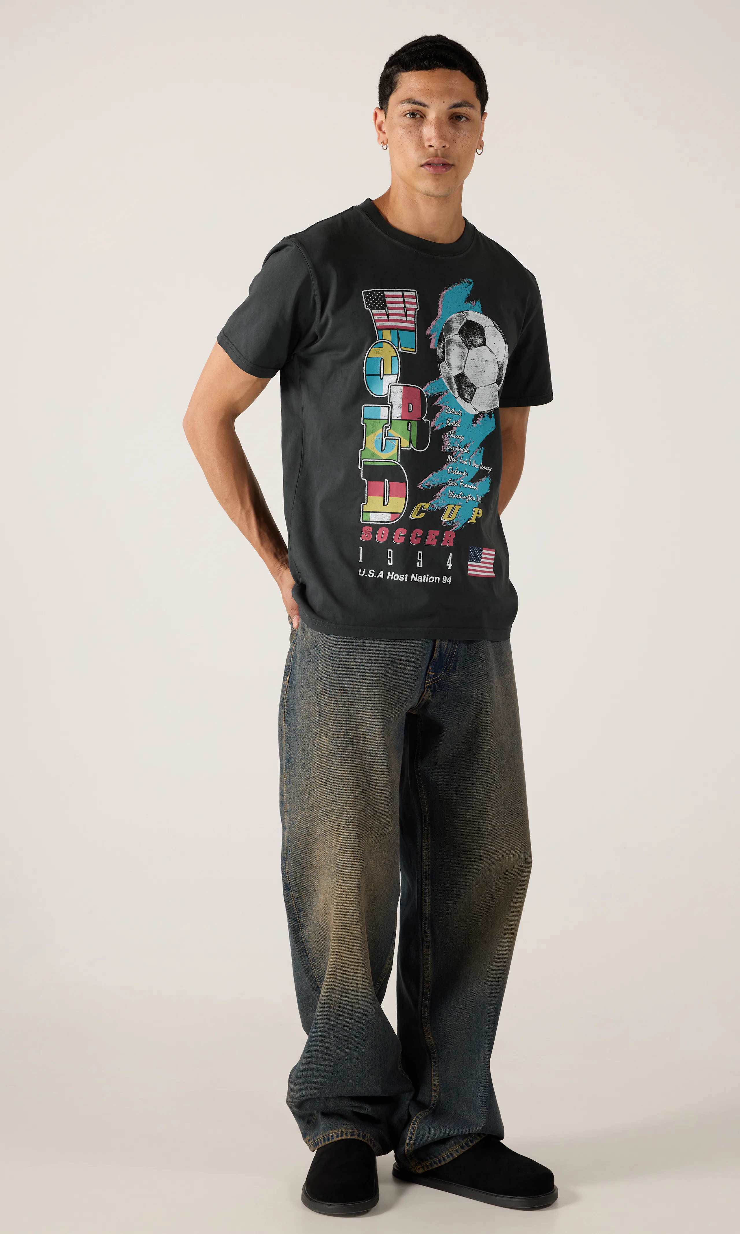 World Cup T-Paita. Front 1. Model.