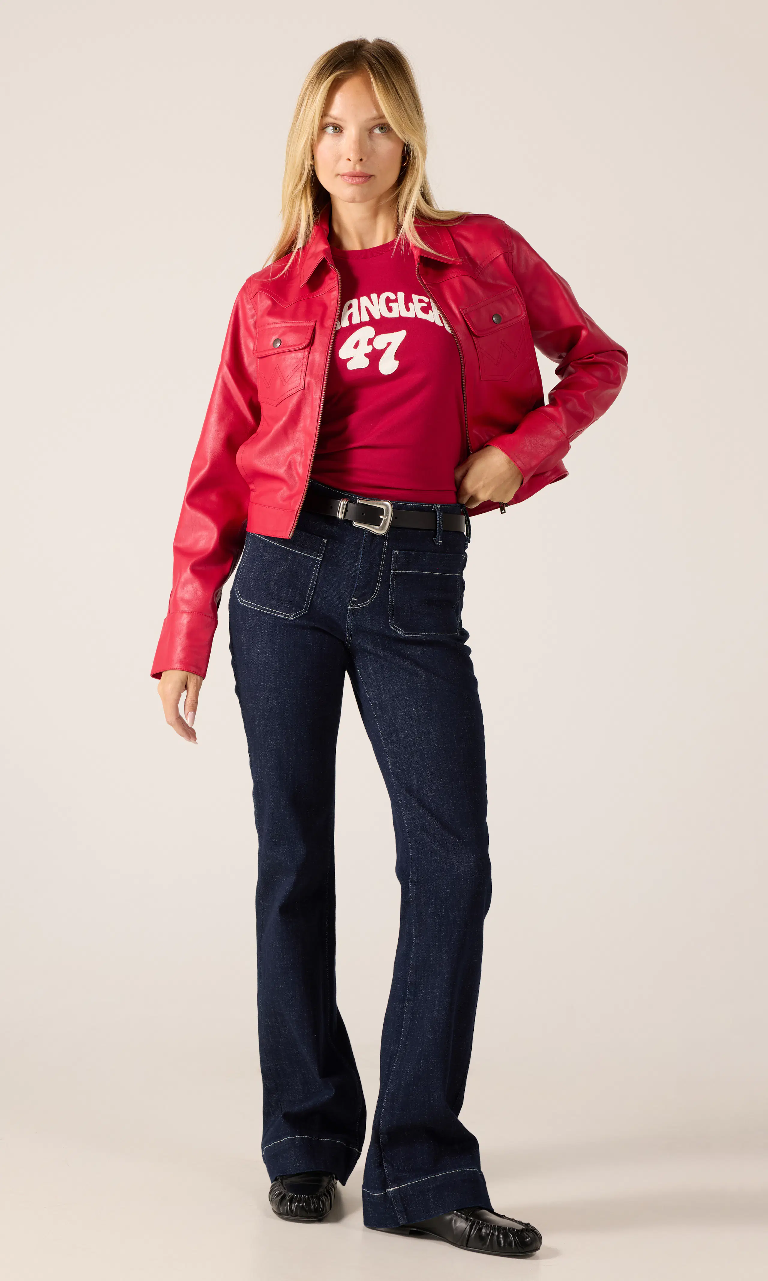Slim Seamed Skinnjakke. Front 1. Model.
