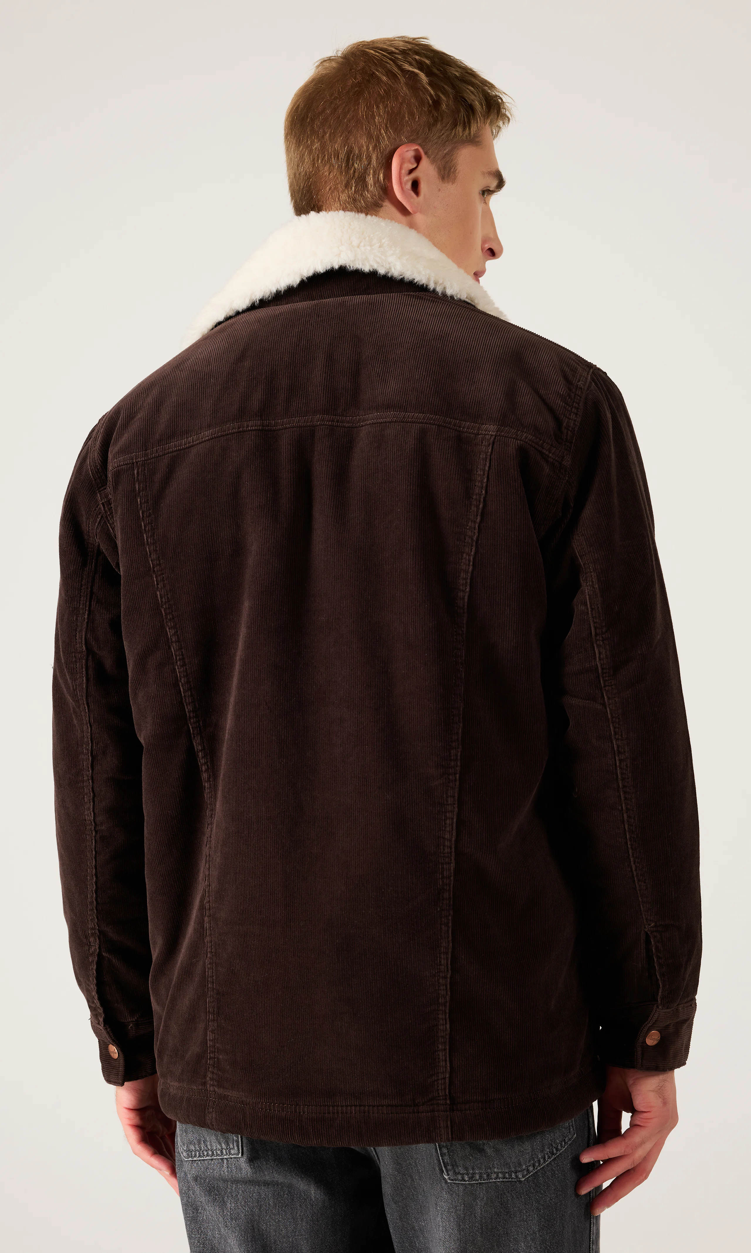 Regular Wrange Coat Kåpe. Back. Model.
