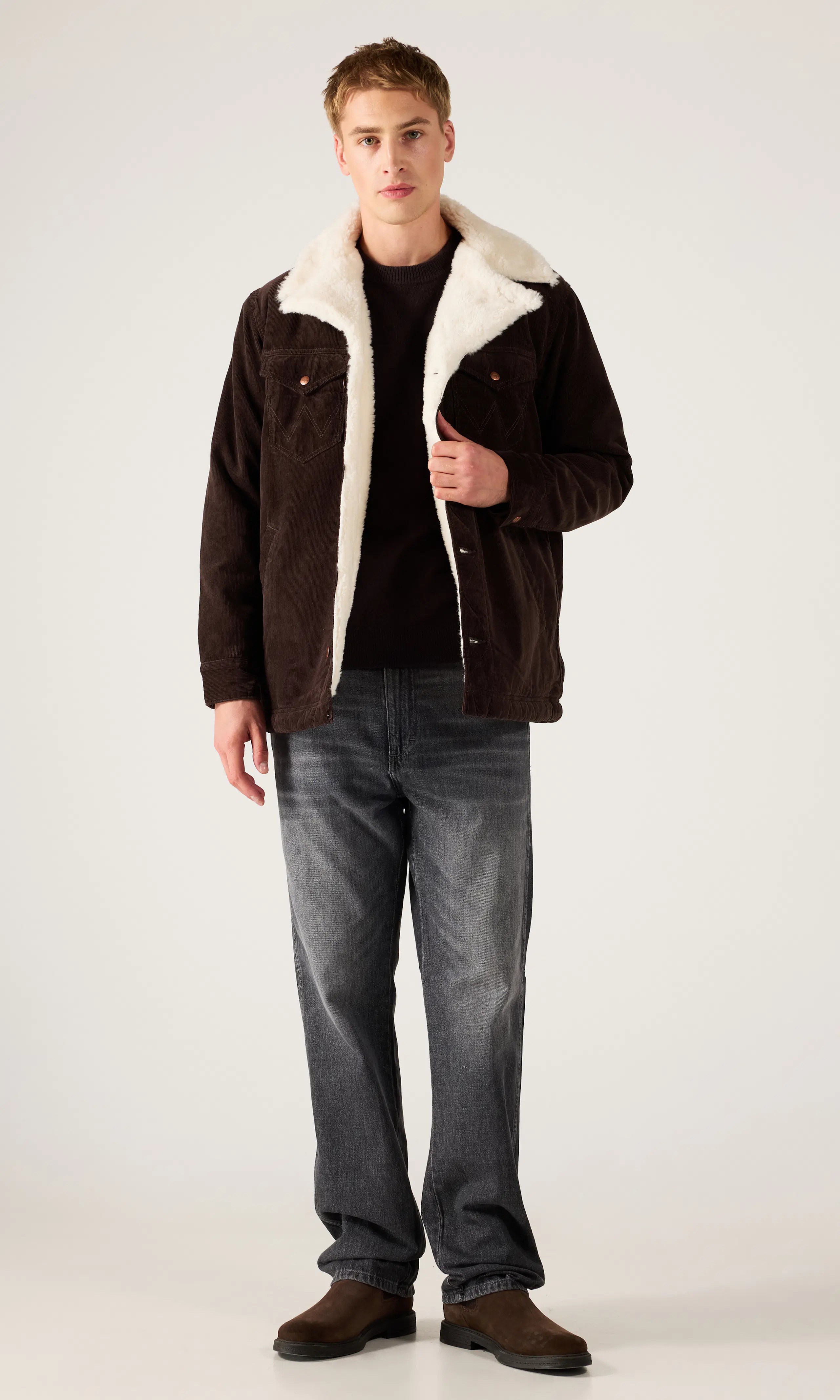 Regular Wrange Coat Kåpe. Front 2. Model.