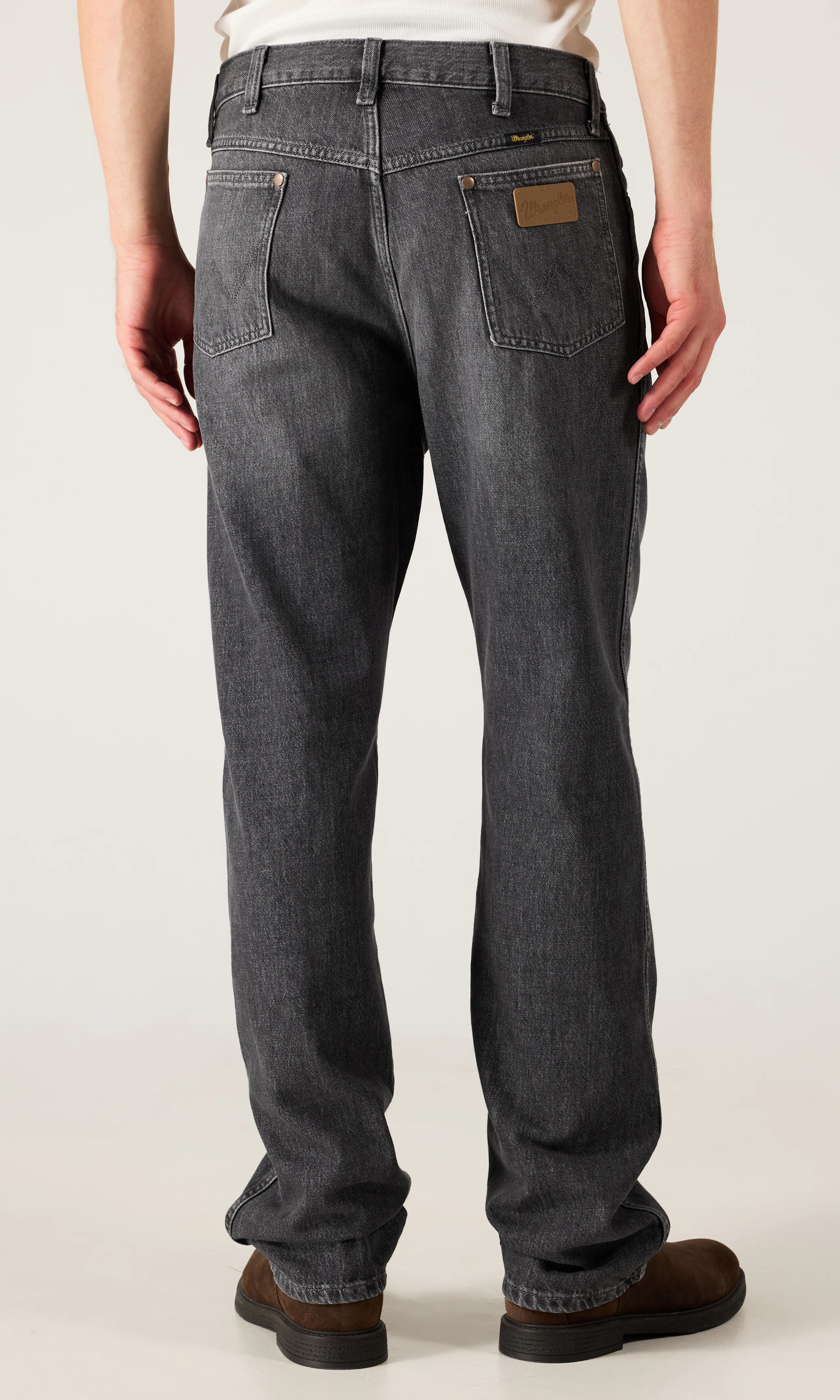 13MWZ Cowboy Cut® Jeans. Back. Model.