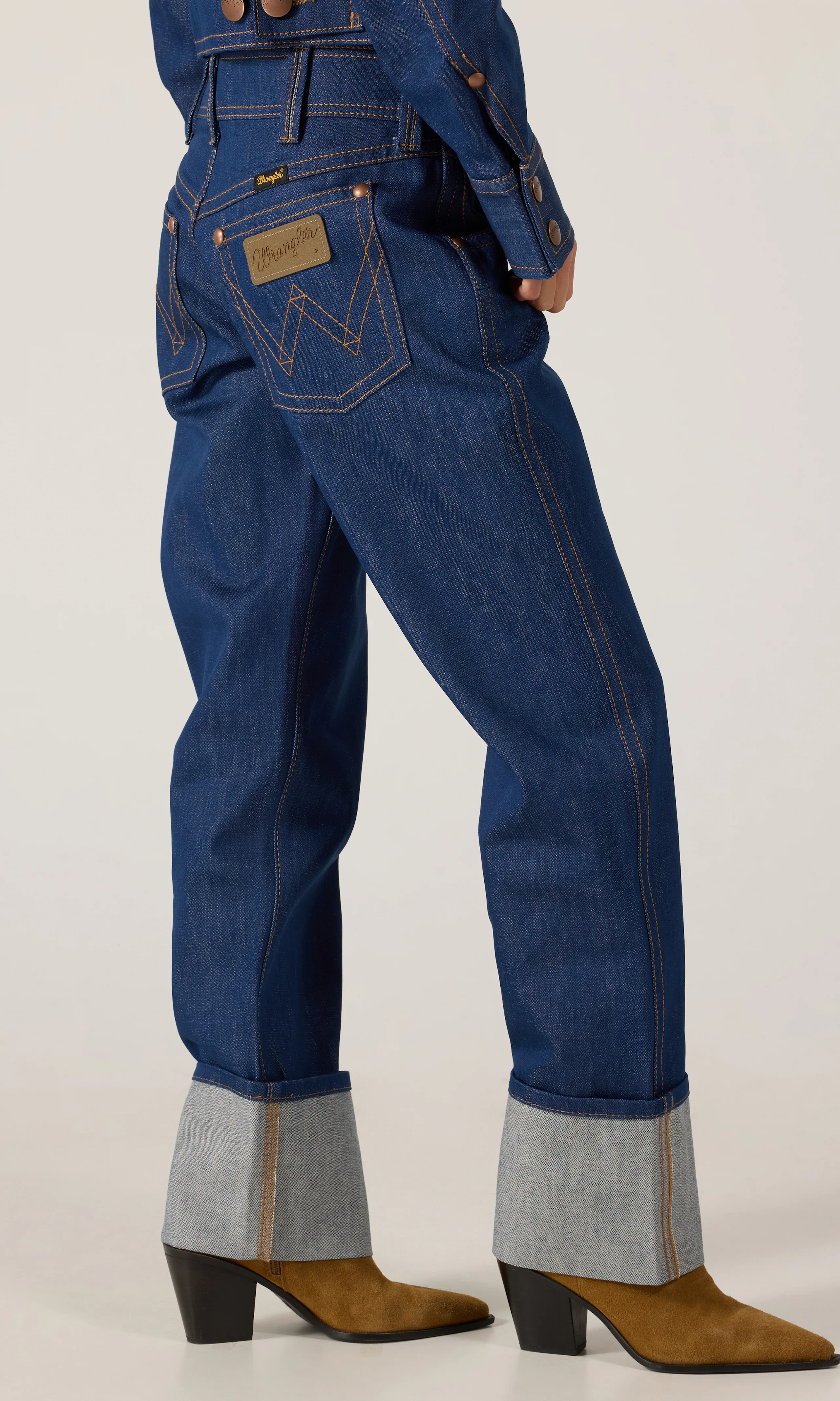Super Wrangler Low Rise Jeans. Front 2. Model.