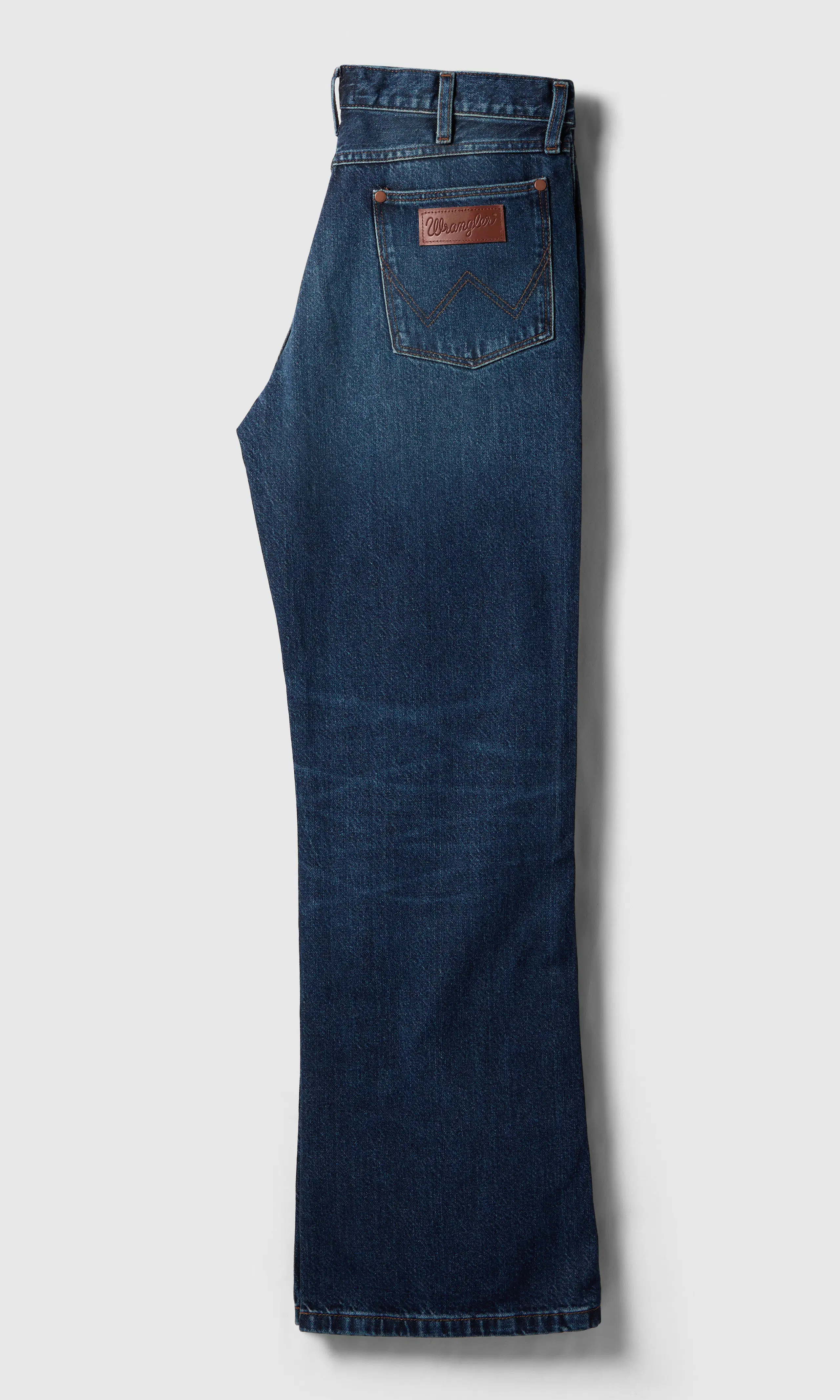 Loose Boot Mörkblå Jeans. Back. Flat.