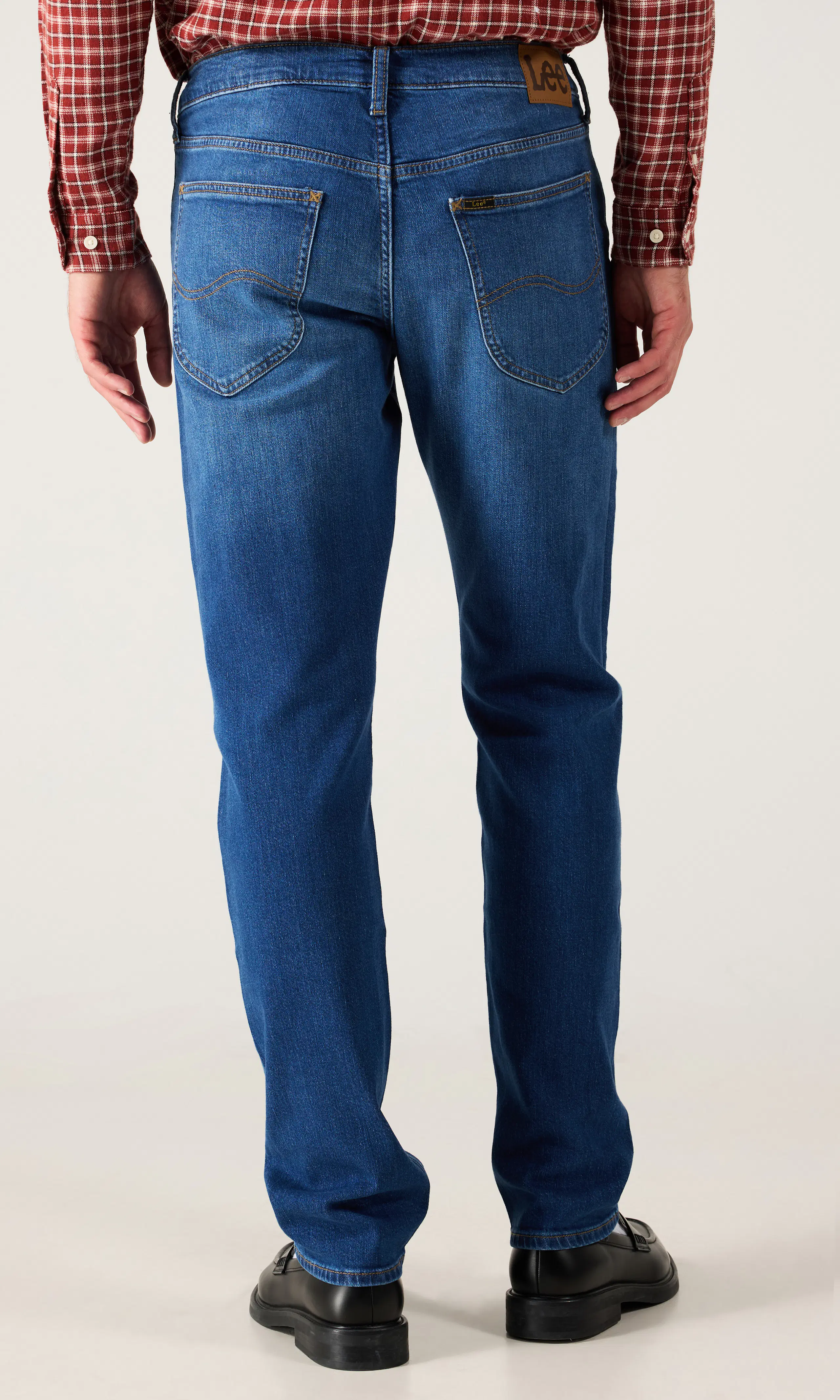 Daren Zipfly Jeans. Back. Model.