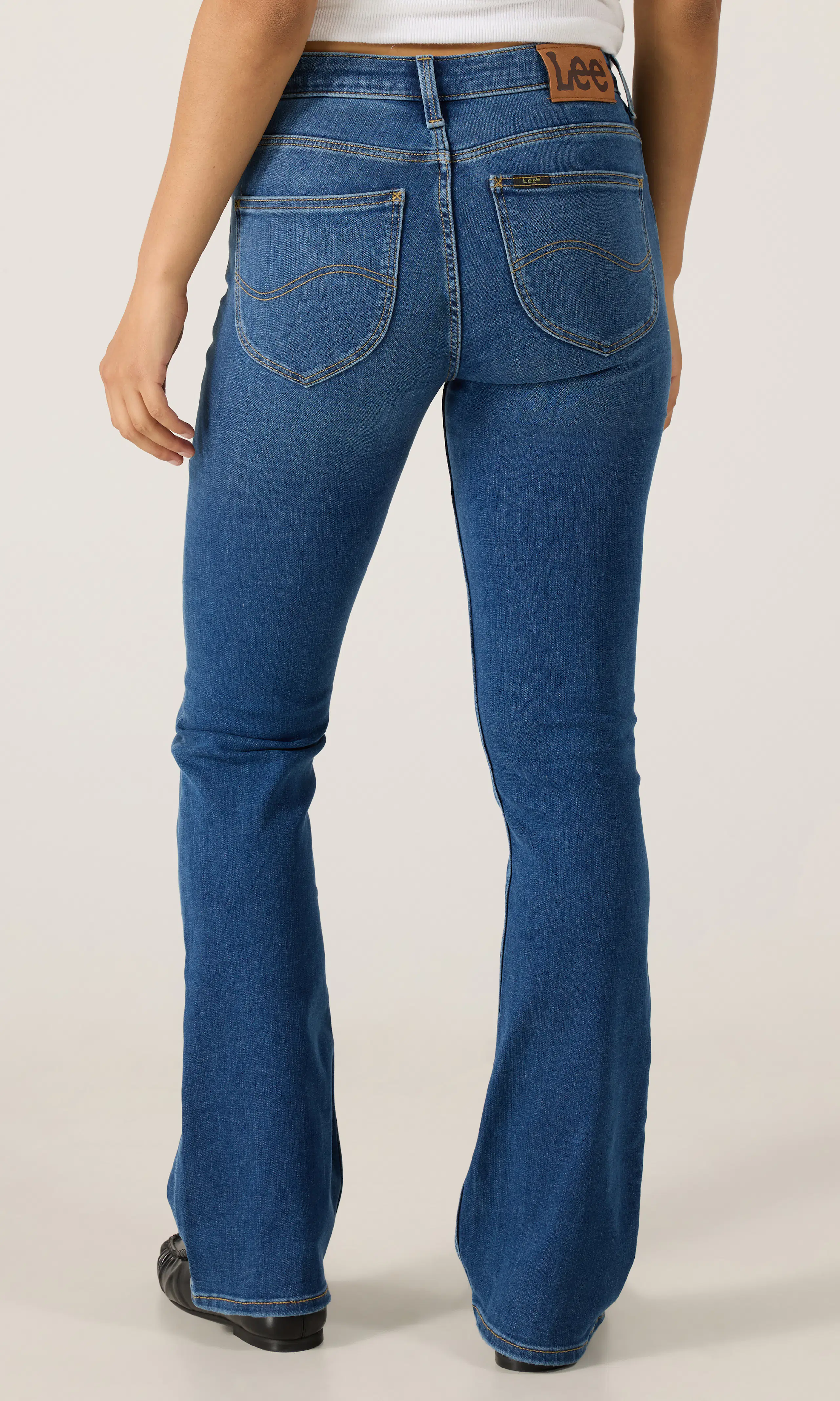 Breese Boot Mørk Blå Jeans. Back. Model.