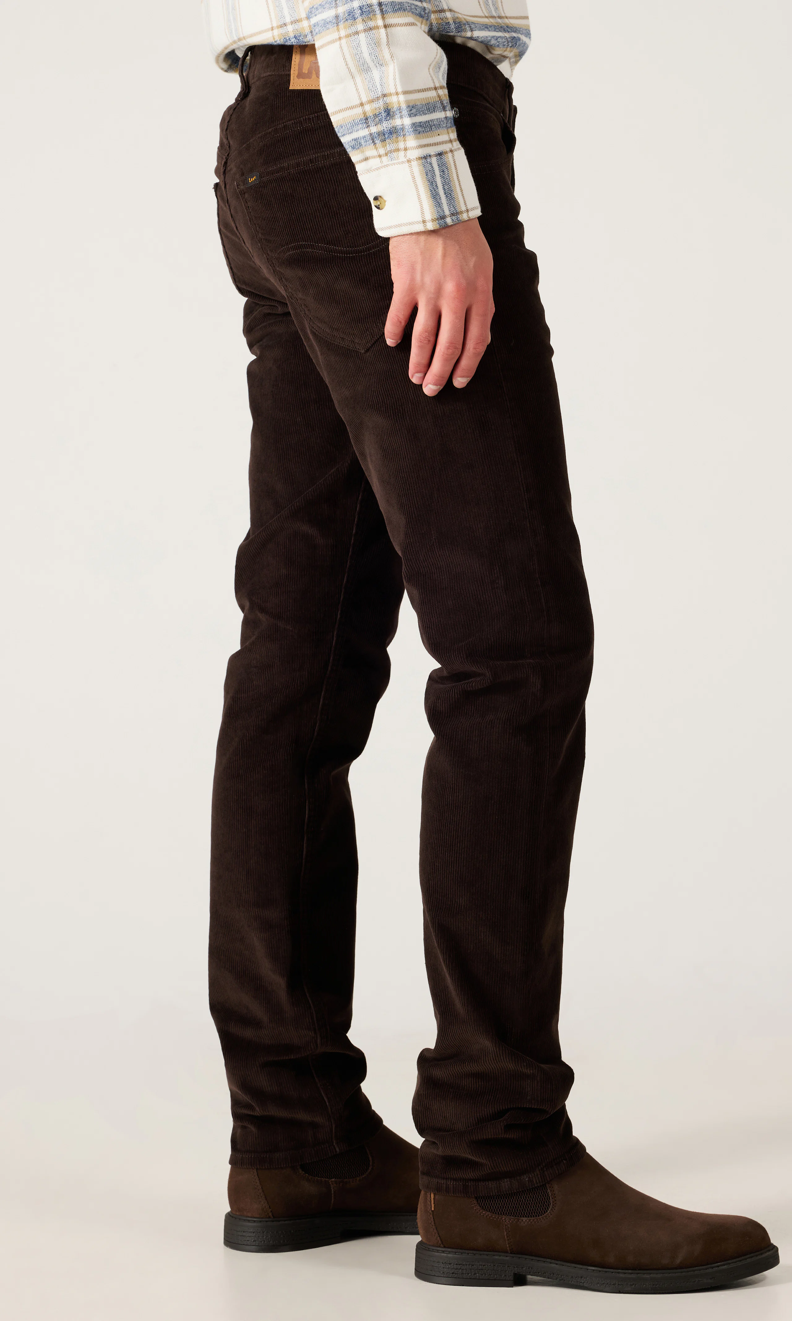 Daren Zipfly Kordbukse. Front 2. Model.