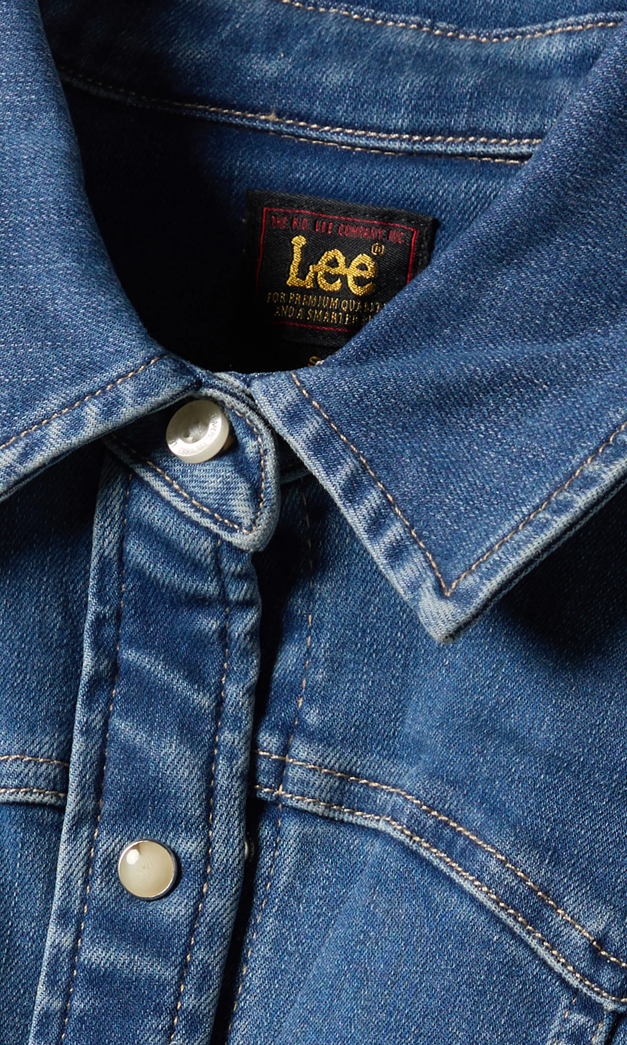 lee_112385723_west end_Ls Fit. Detail 1. Flat.