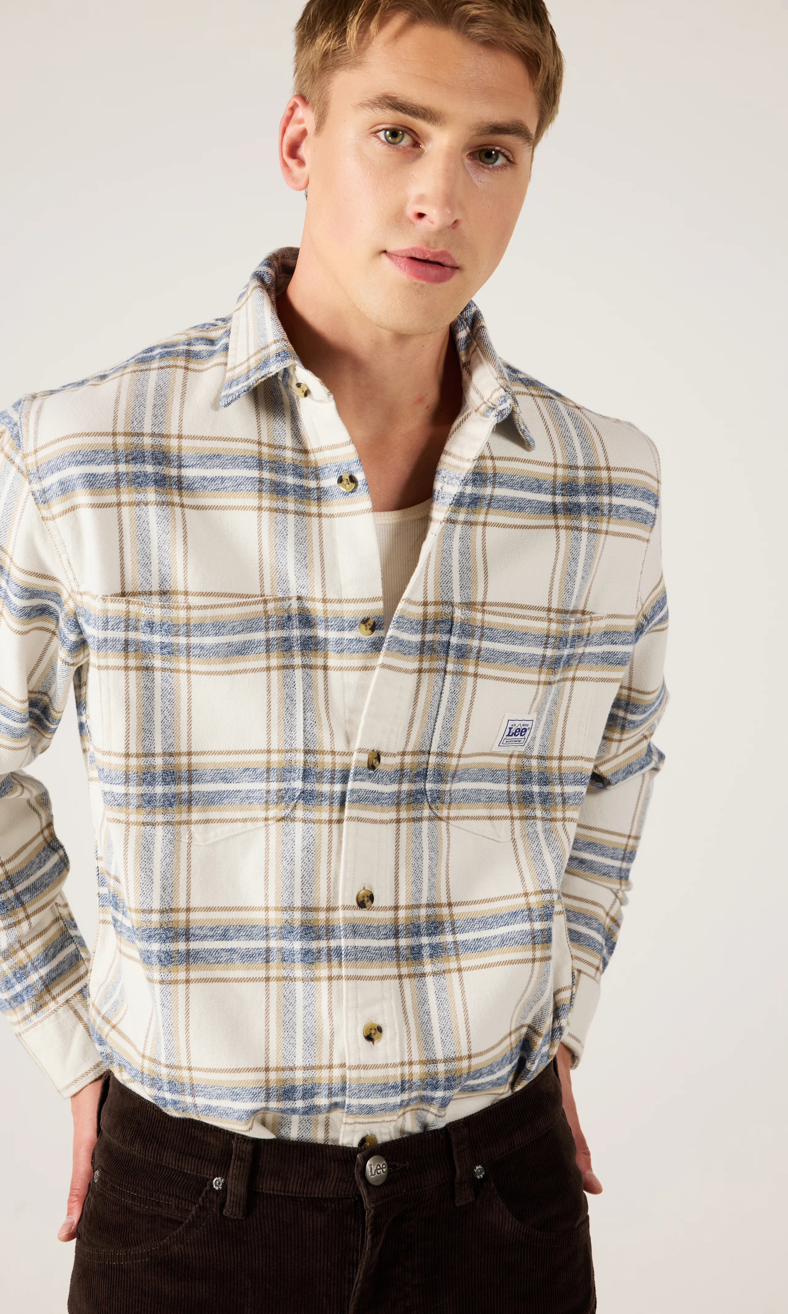 Workwear 2.0 Rutete Beige Skjorte. Front. Model.