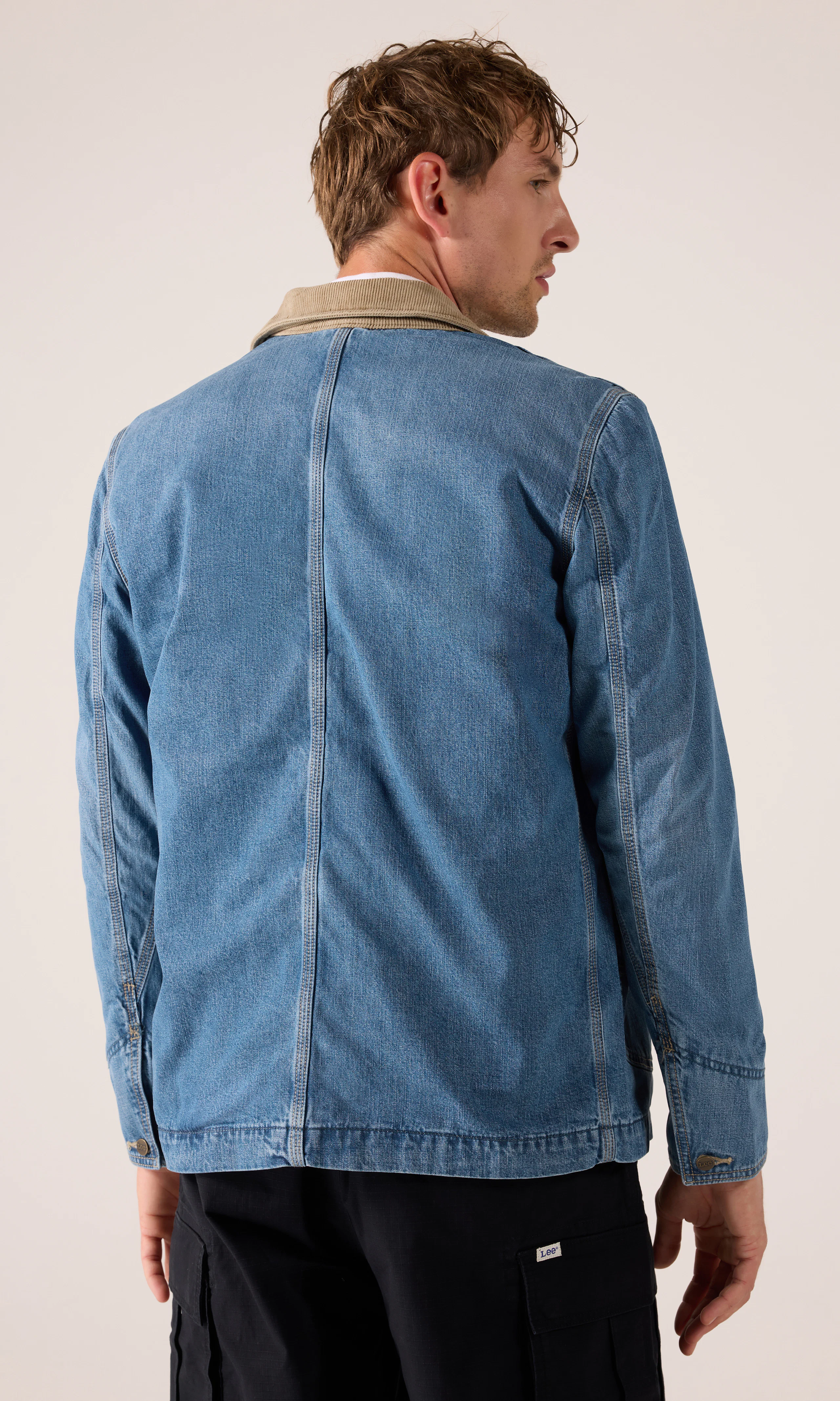 91LJ Chore Farkkutakki. Back. Model.