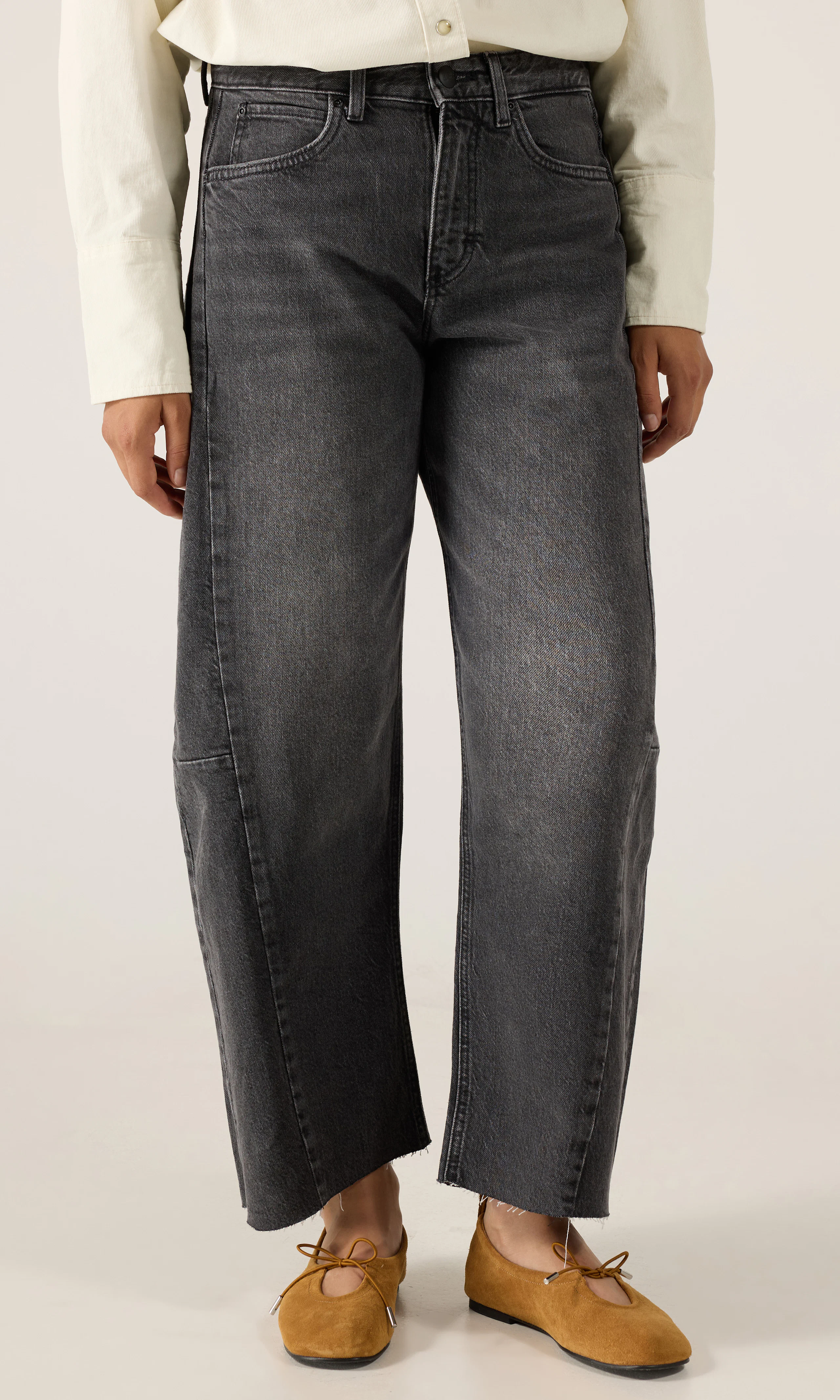 Rider Barrel Jeans. Front. Model.