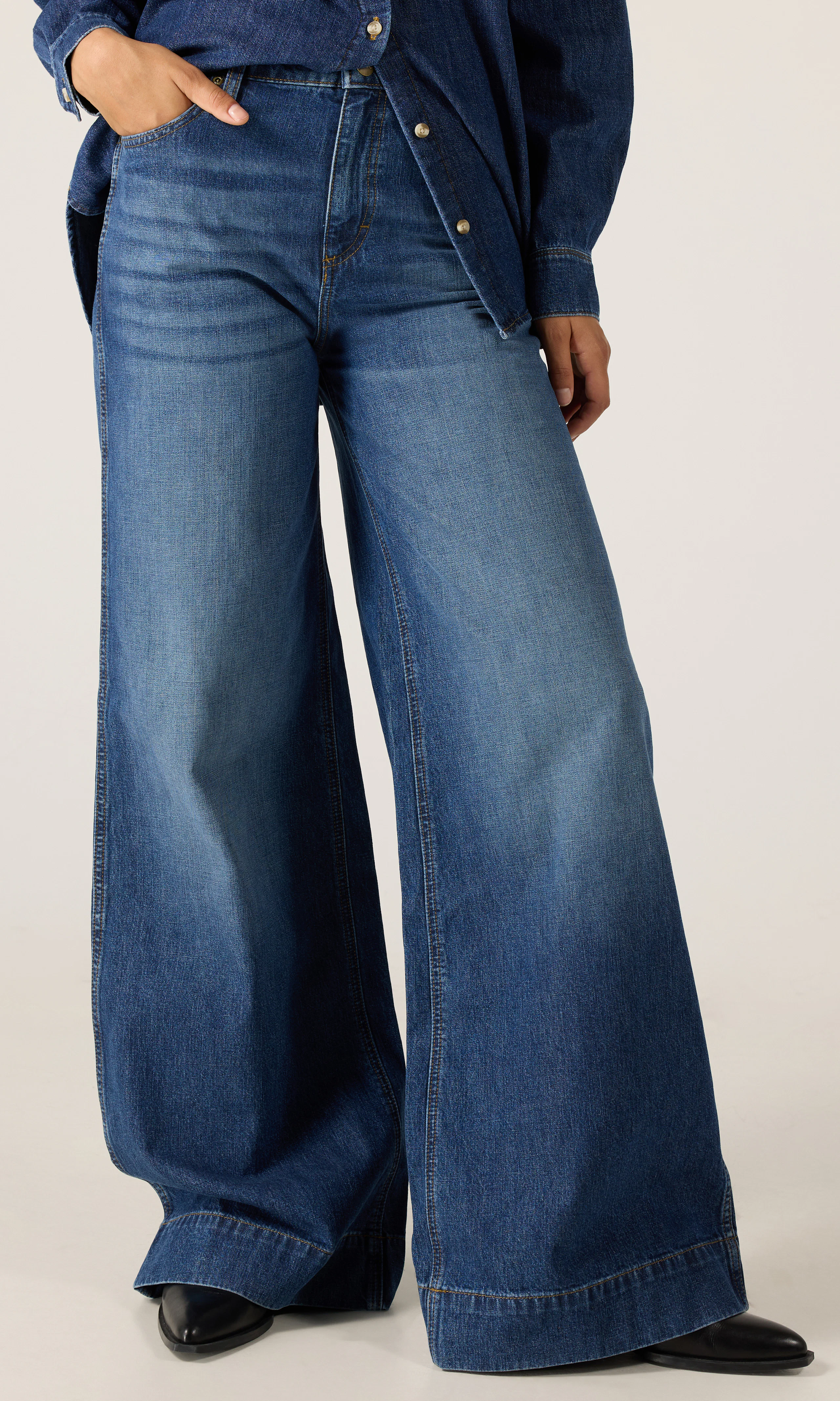 Extreme Stella Jeans. Front. Model.
