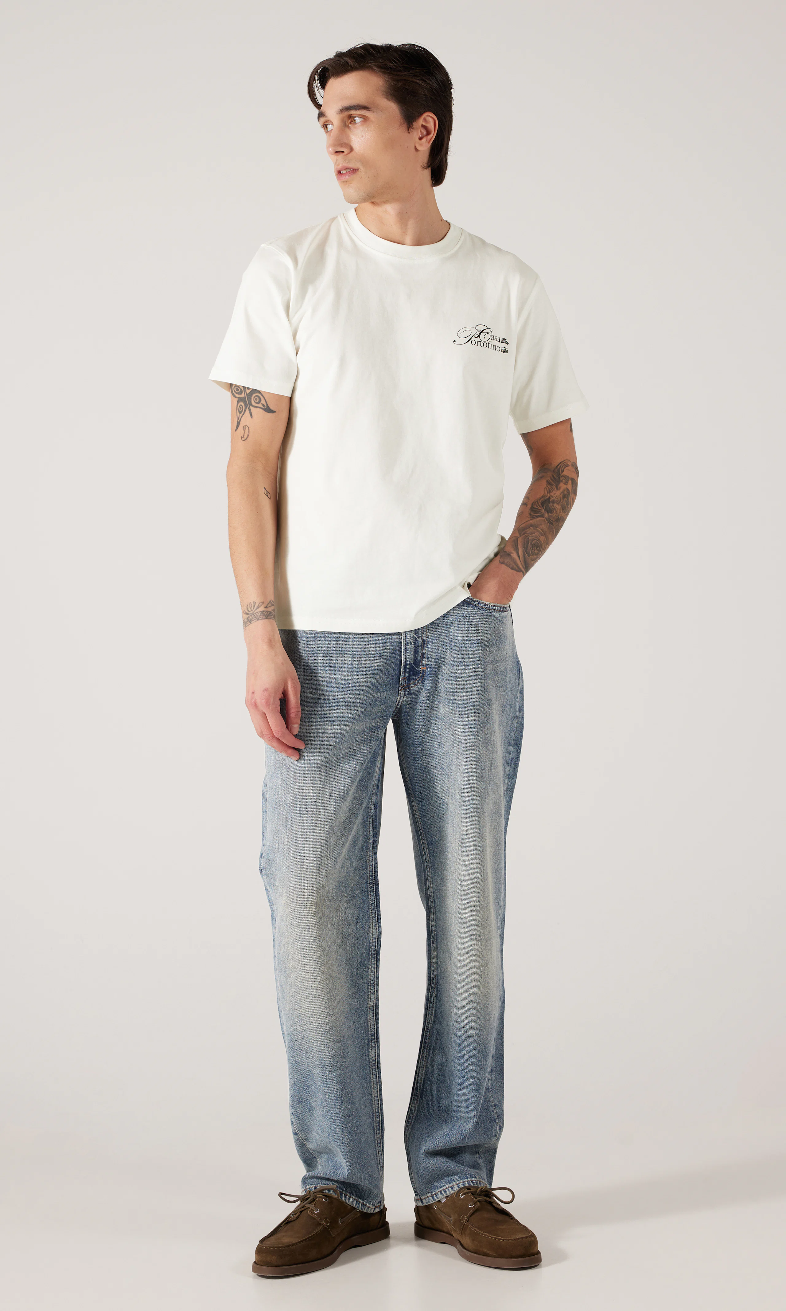 Casa T-Paita. Front 2. Model.