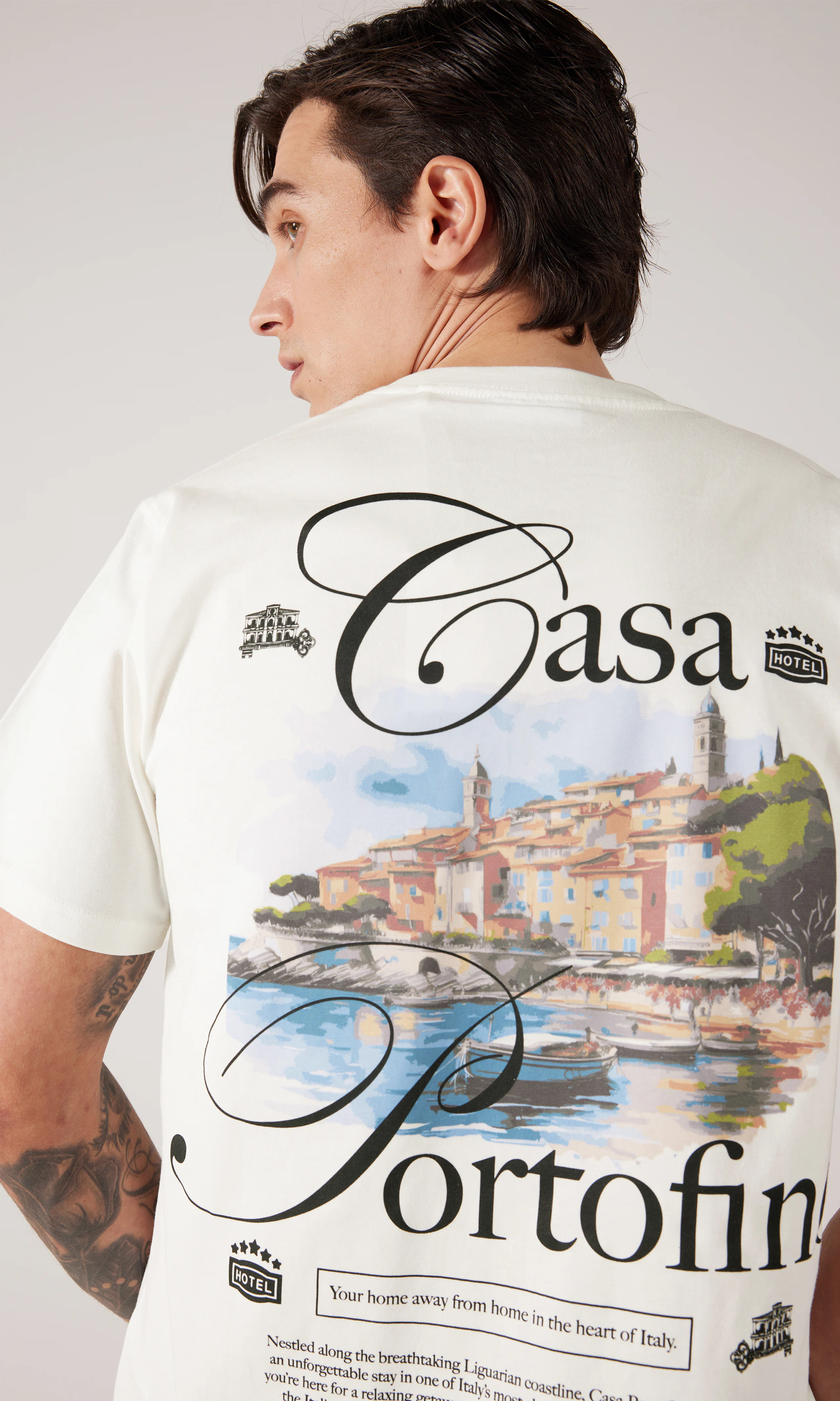 Casa T-Paita. Front. Model.
