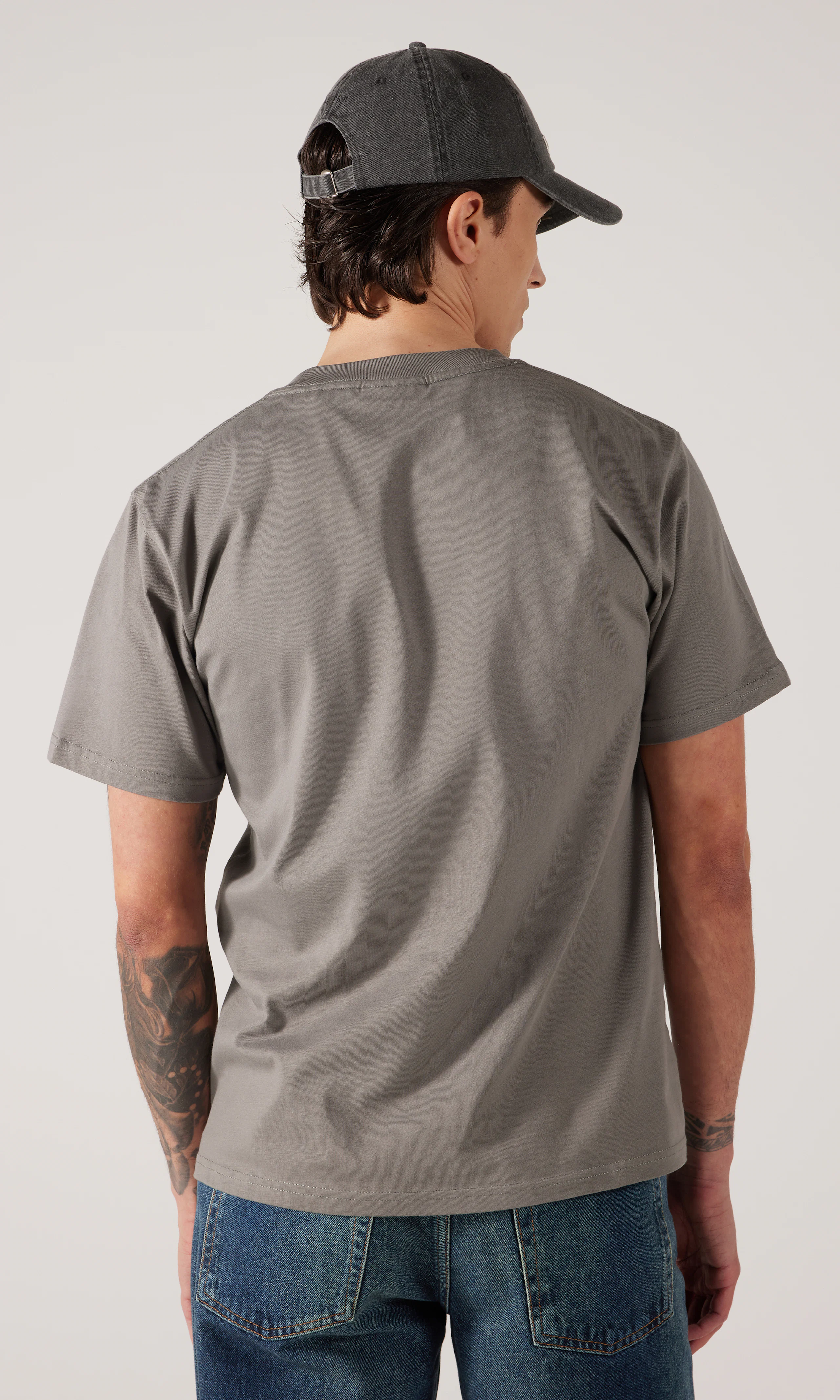 Tigre T-Paita. Back. Model.