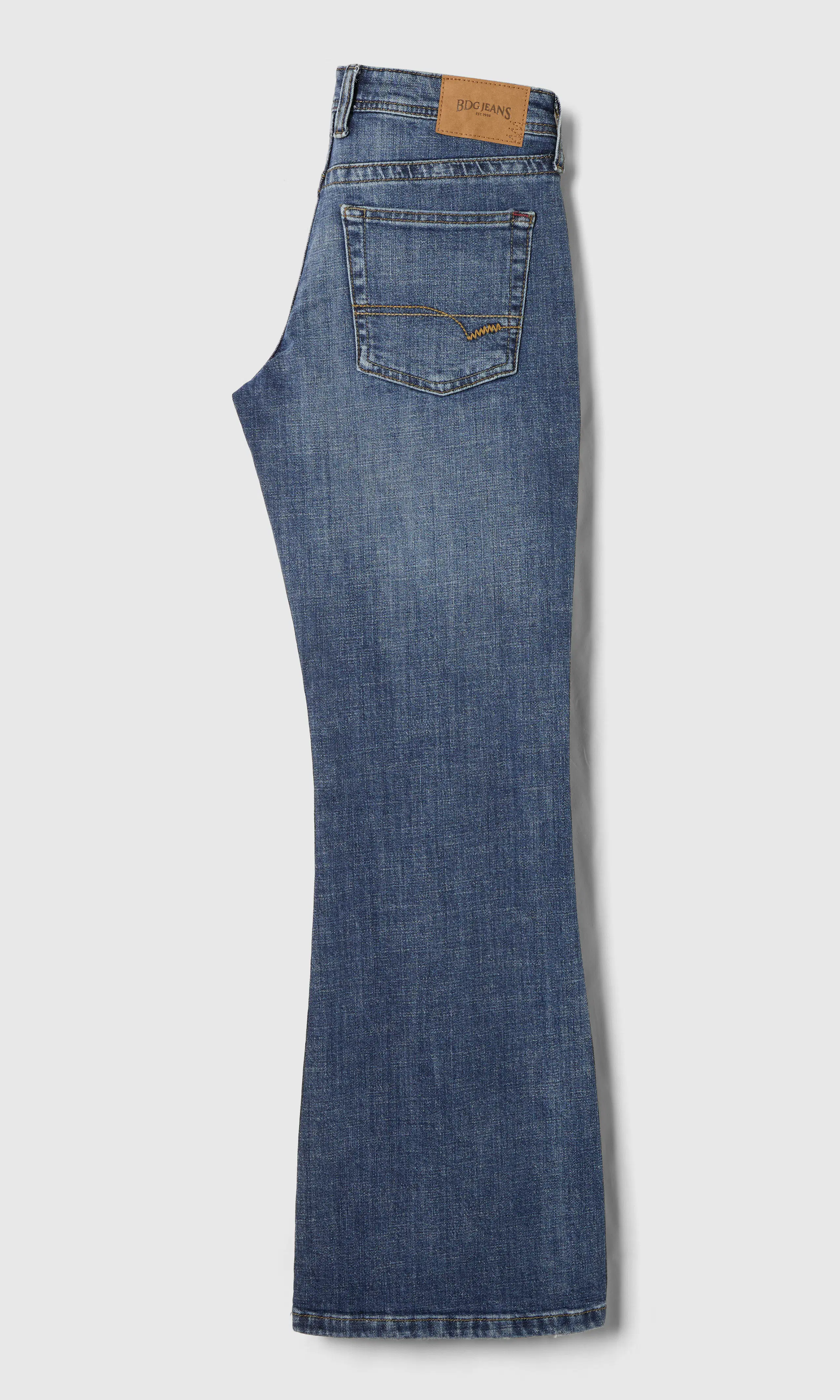 Teo Relaxed Flare Medium Blå Jeans. Back. Flat.