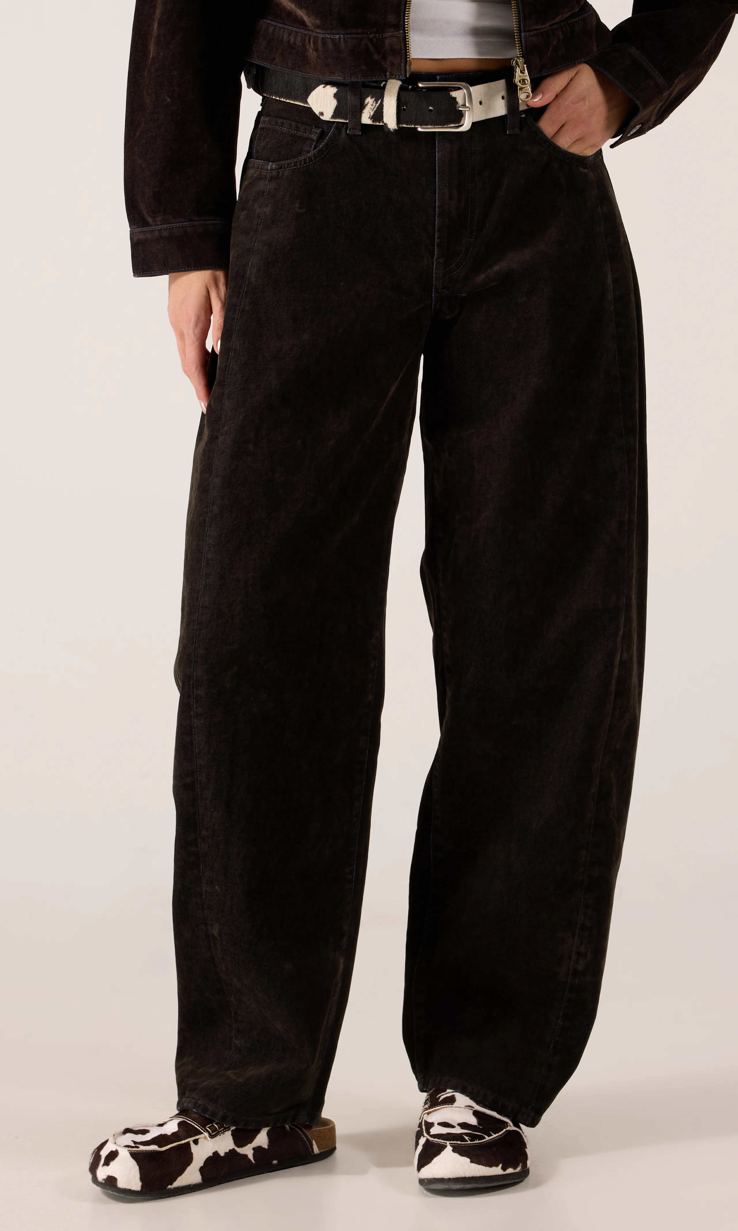 Barrel Flock Jeans. Front. Model.