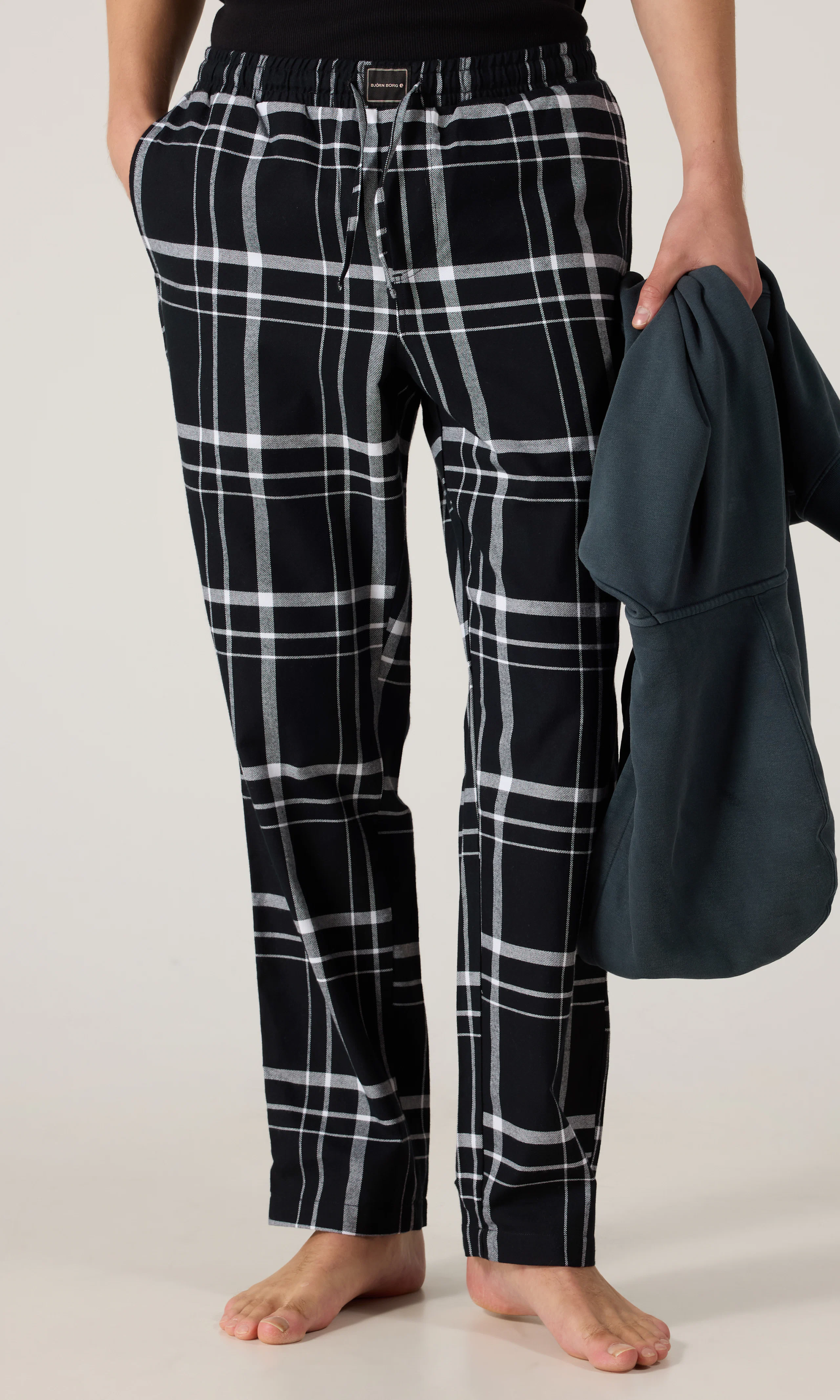Core Flannell Pyjamasbyxa. Front. Model.