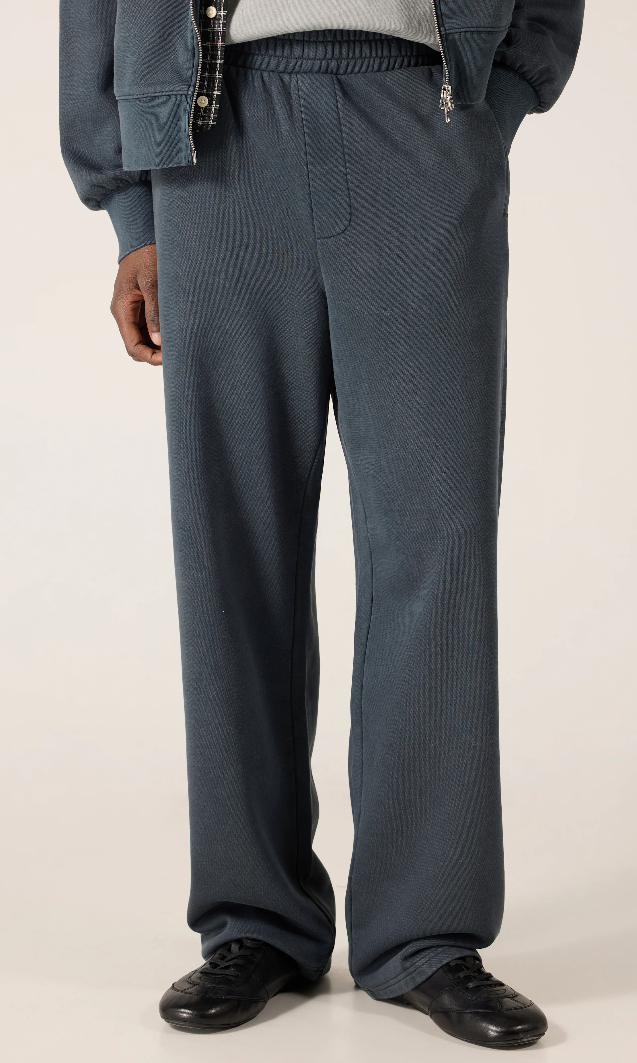 New Jogger Bukse. Front. Model.