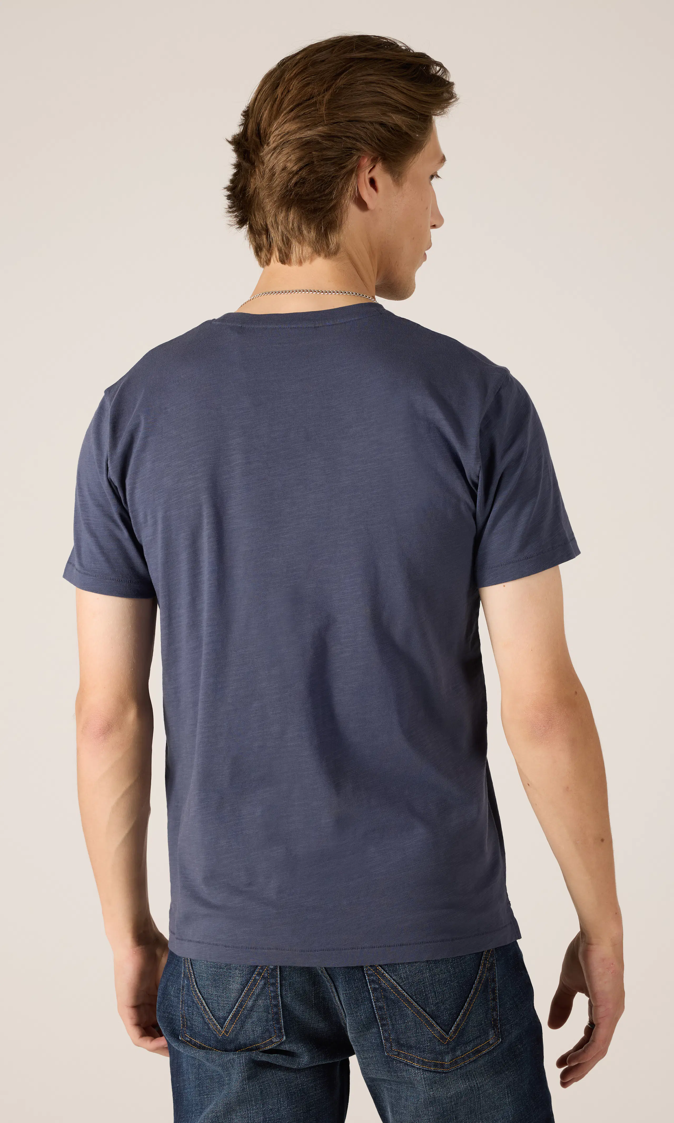 Falcon Slub Regular T-Paita. Back. Model.