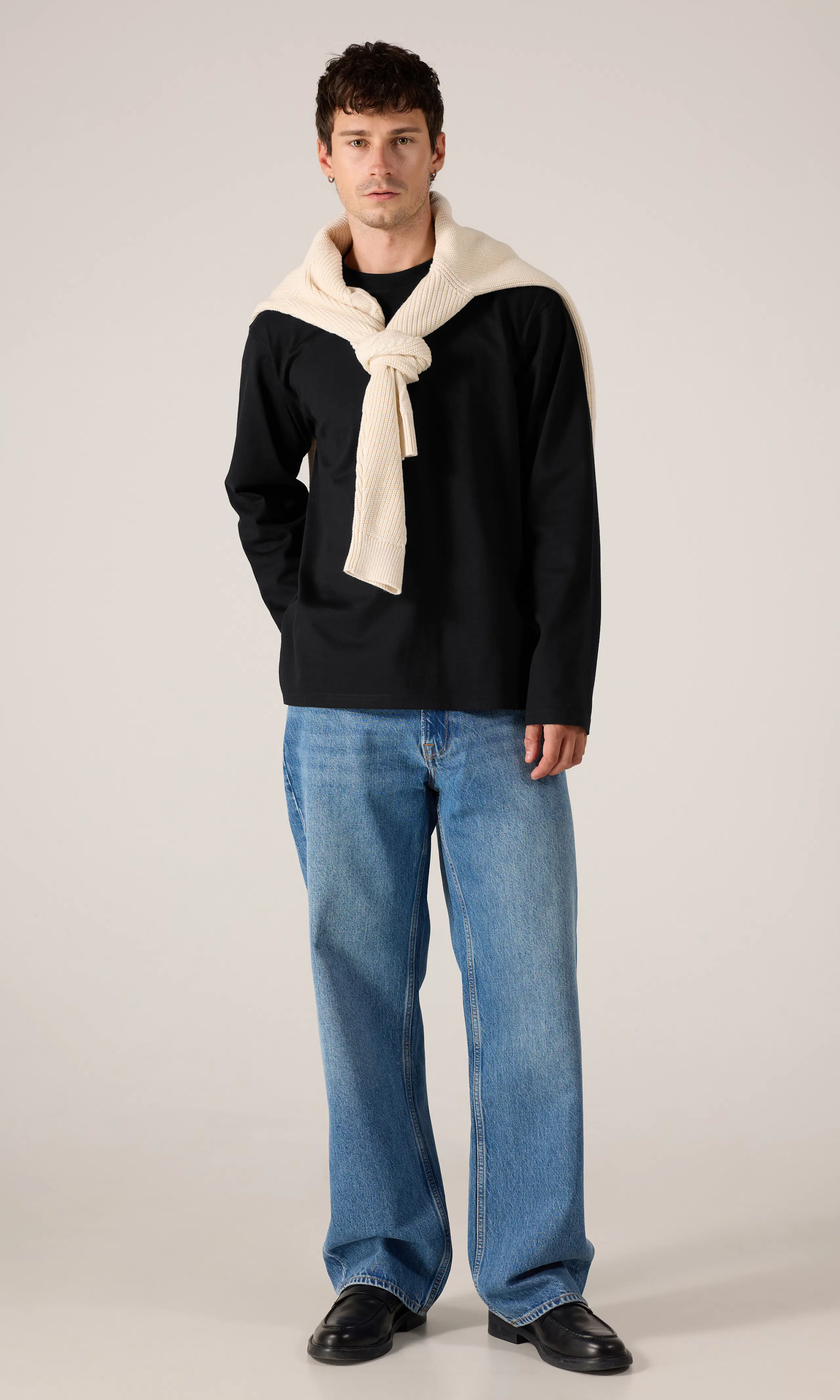 Heavy Long Sleeve. Front 1. Model.