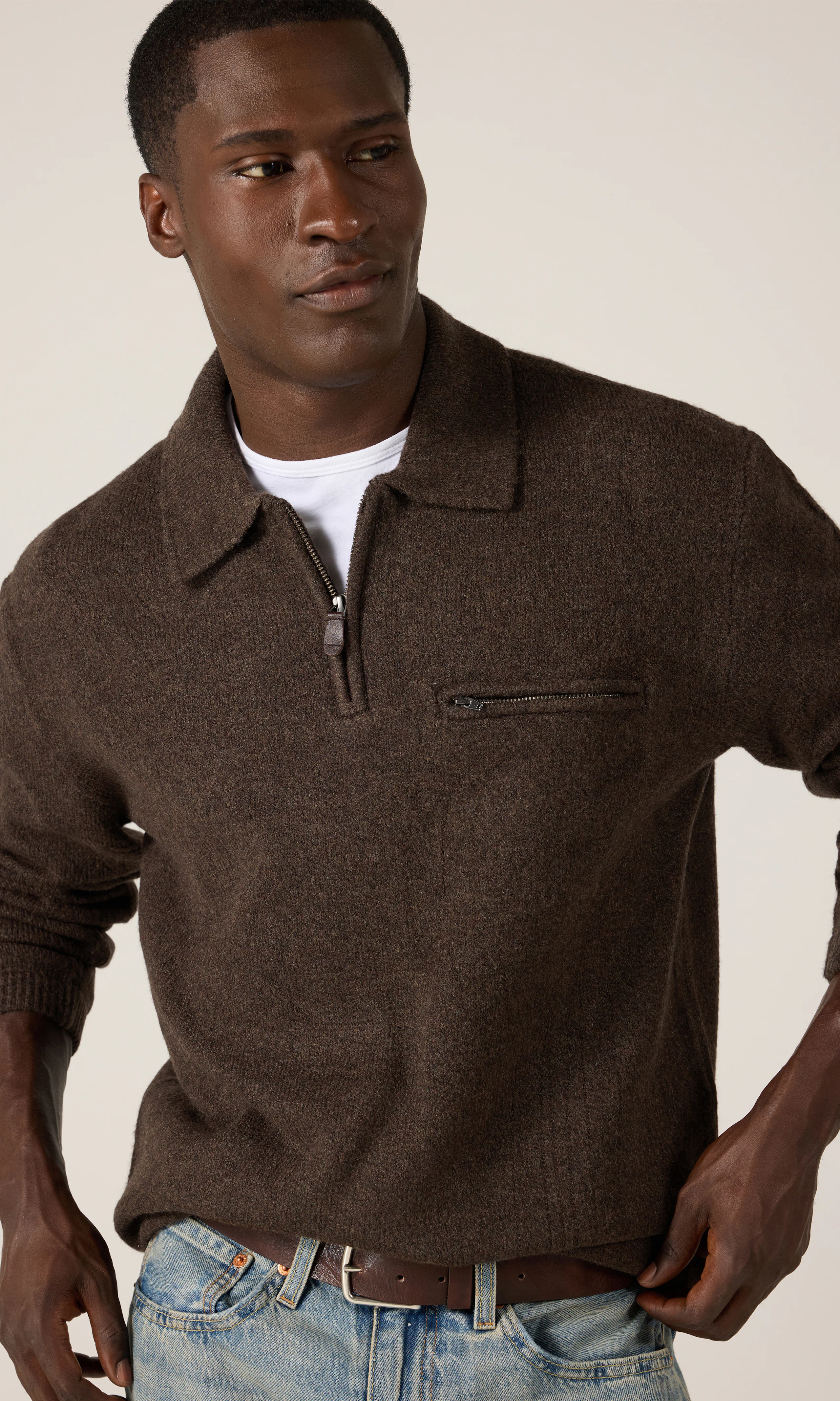 Levi's Boulder Collared Half Zip Tröja. Front. Model.