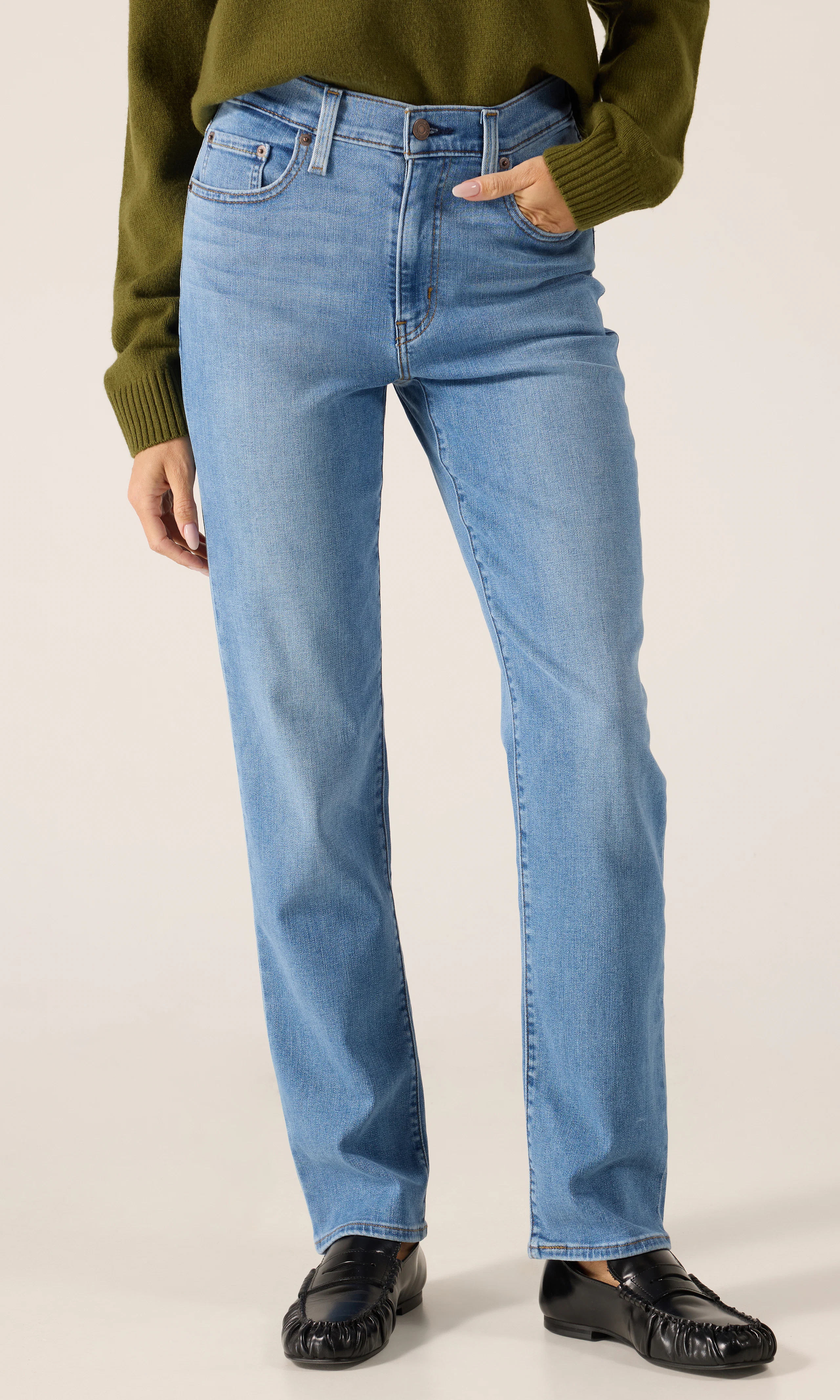722™ High Rise Slim Medium Blå Jeans. Front. Model.