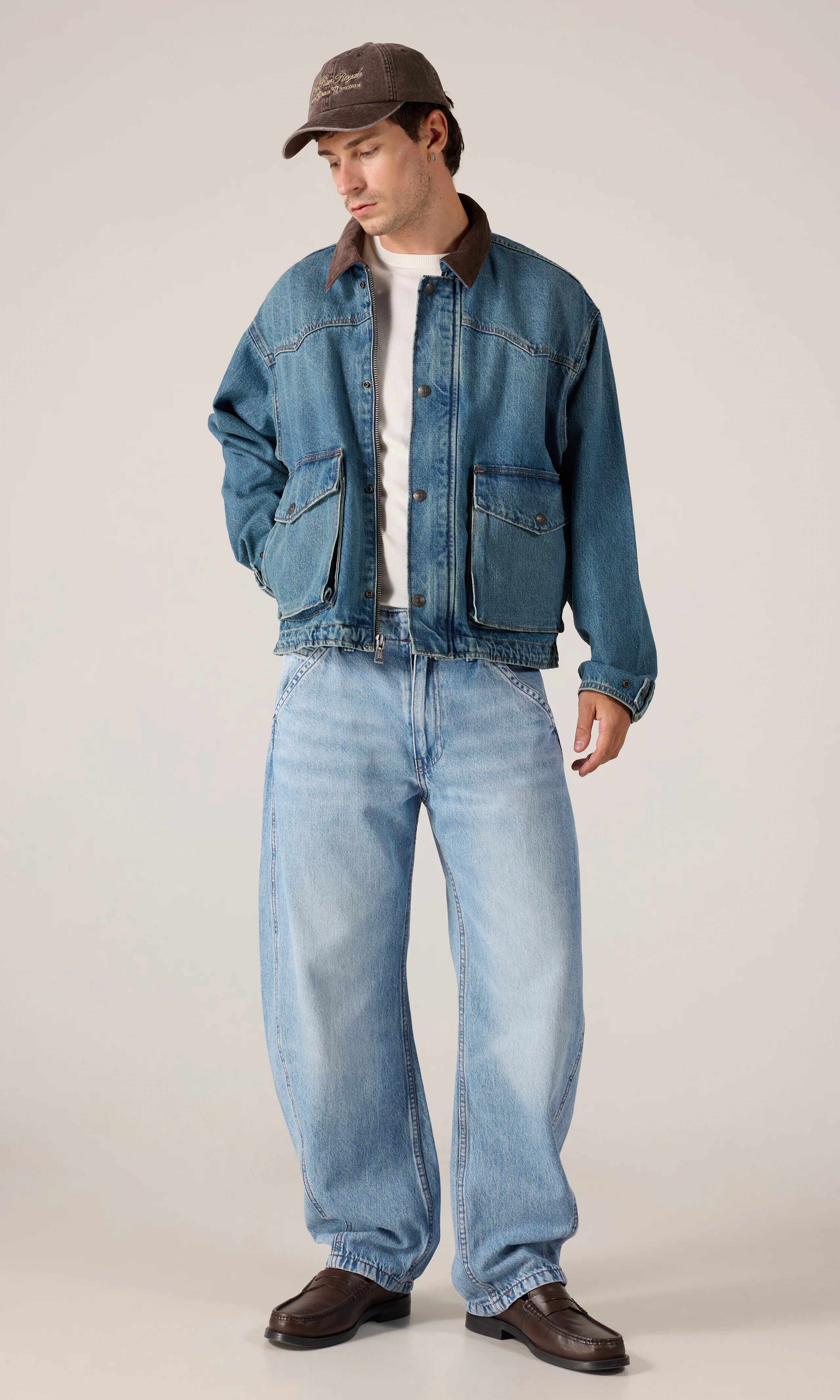 Hiltop Trucker Jacka. Front 1. Model.