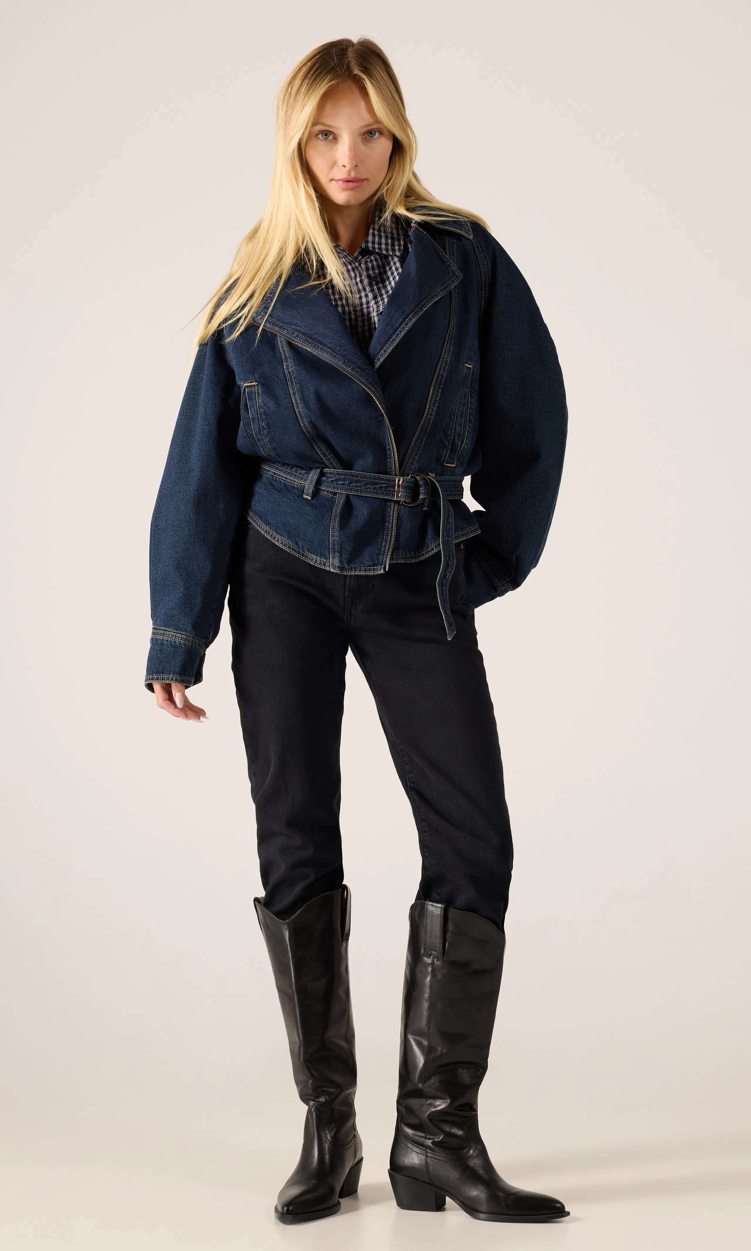 80's Bomber Jakke. Front 2. Model.