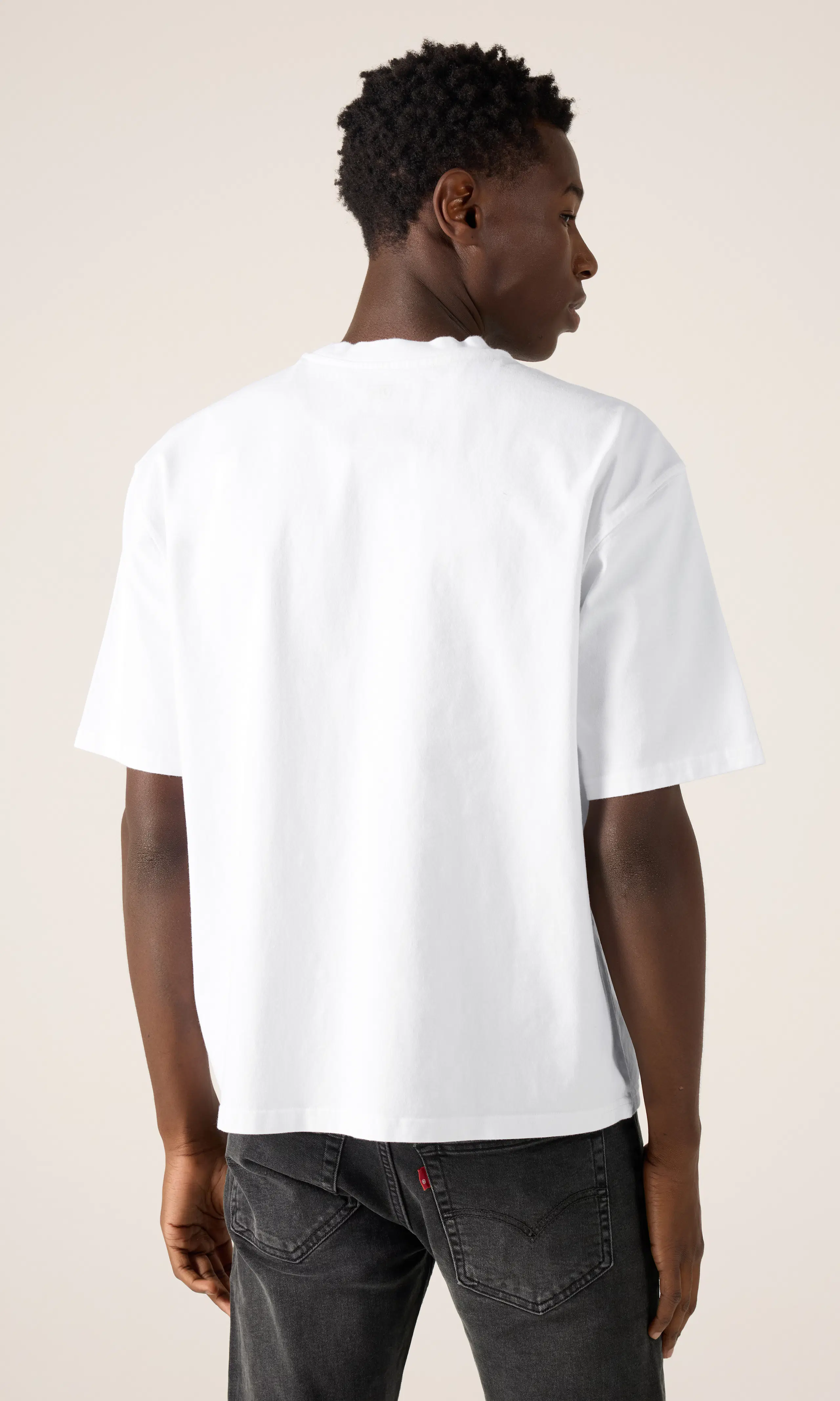 Workwear Tee Hvit T-Skjorte. Back. Model.
