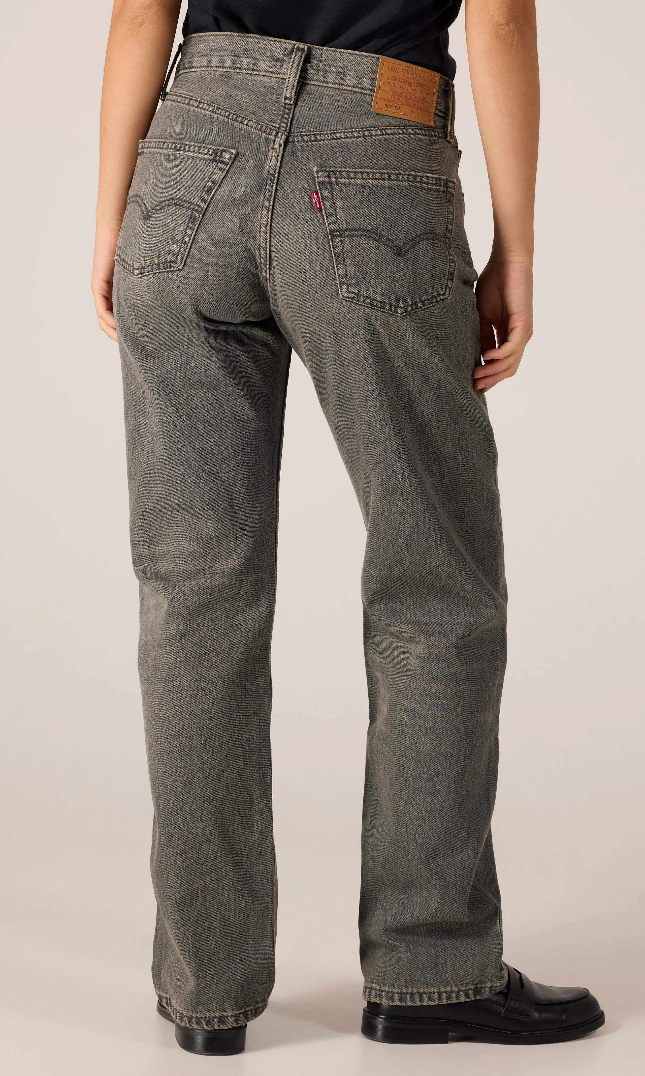 501® '90s Grå Jeans. Back. Model.