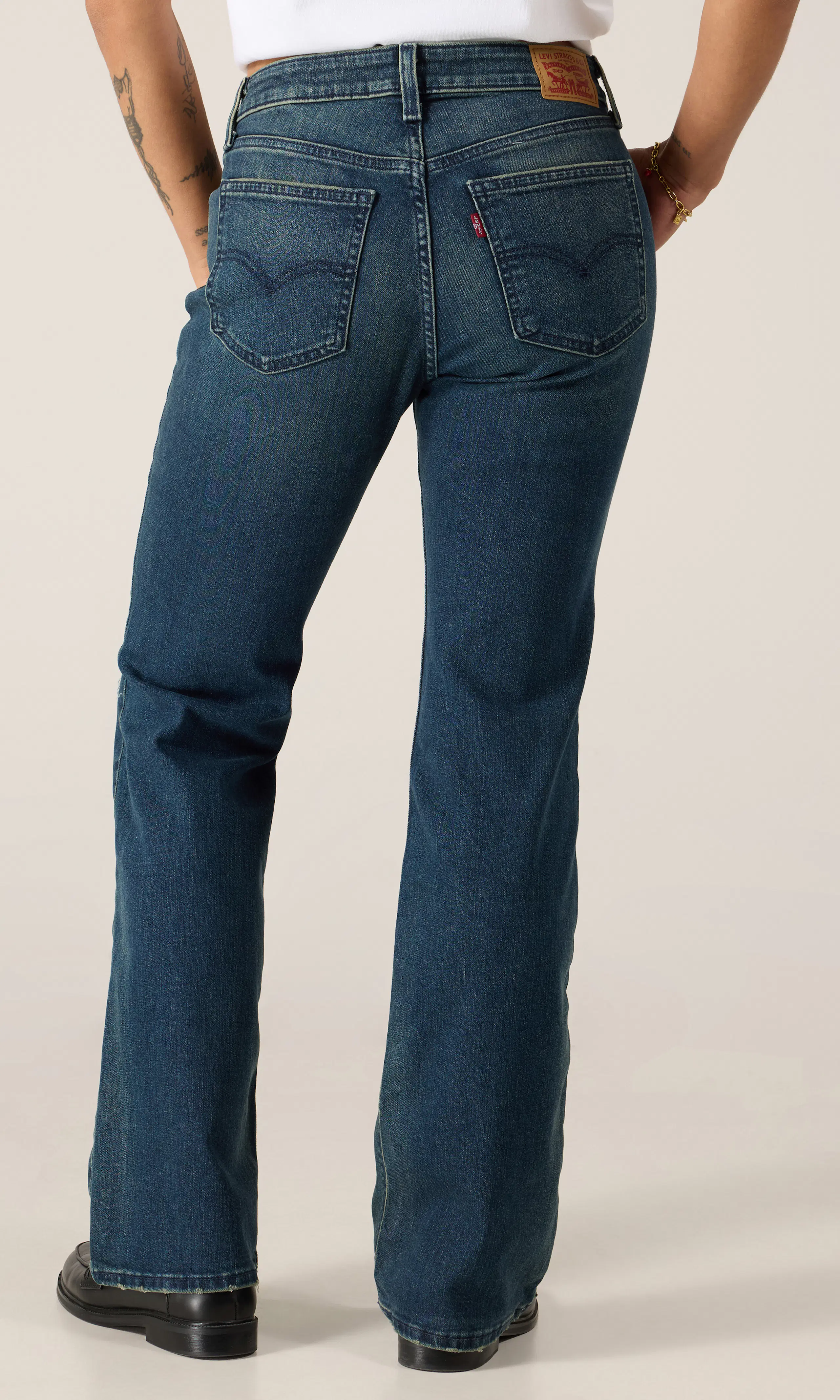 Superlow Boot Mørk Blå Jeans. Back. Model.