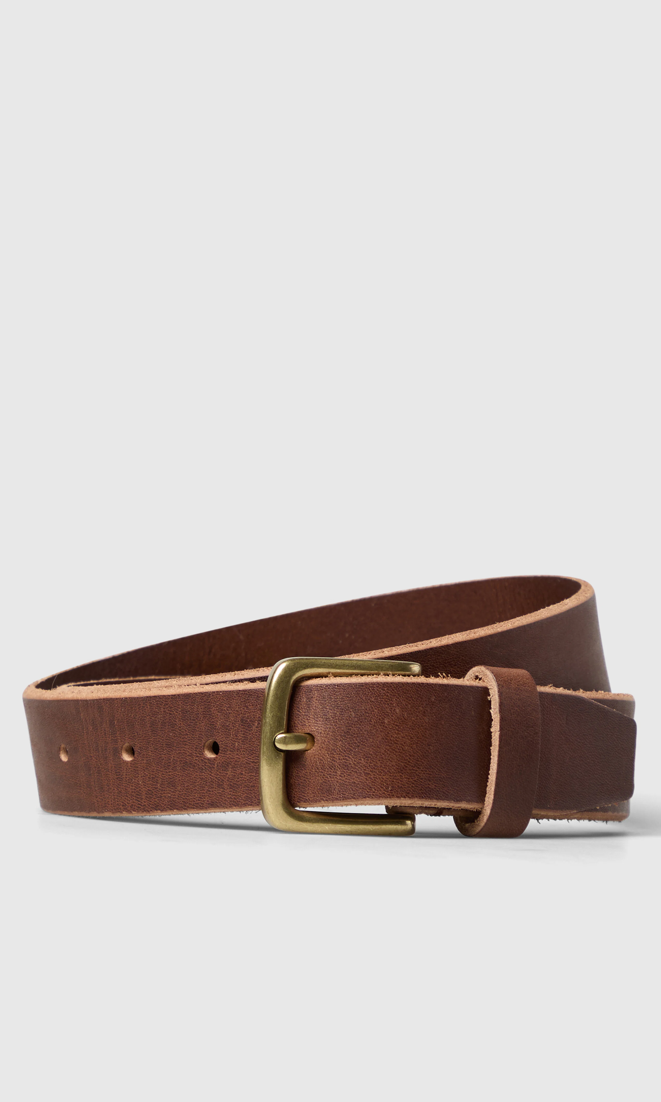 Leather Rough Cognac Skinnbelte. Front. Flat.