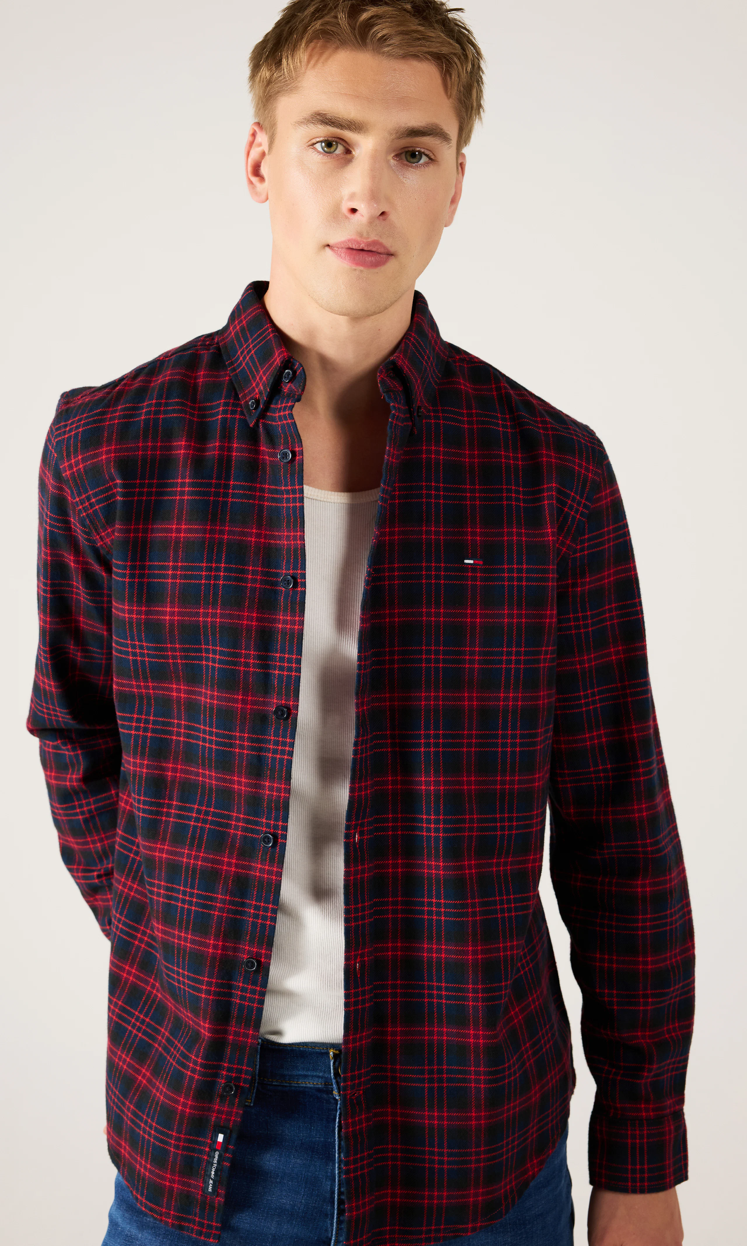 Regular Flannel Check Skjorta. Front. Model.
