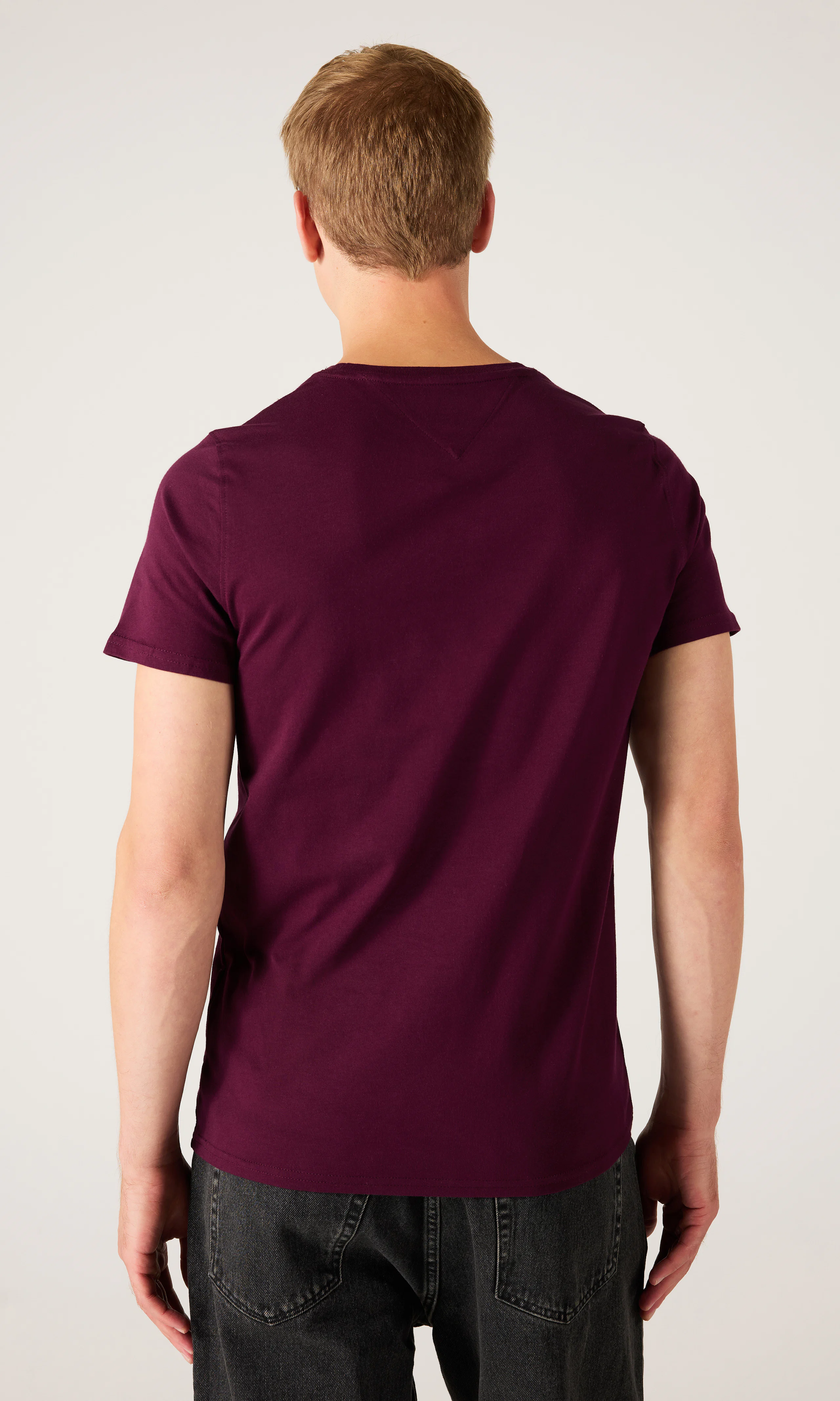 Extra Slim Jersey T-Skjorte. Back. Model.