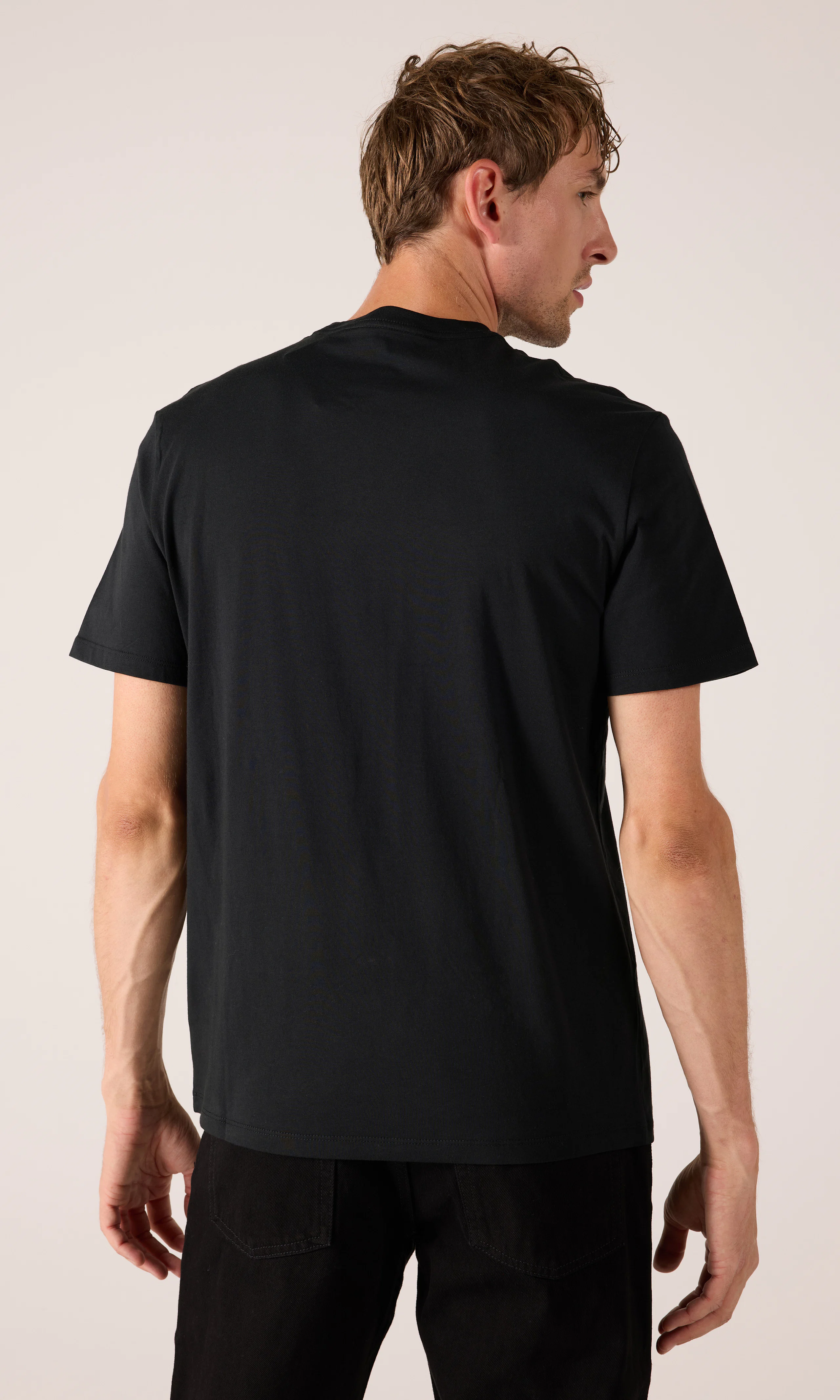 Script T-skjorte. Back. Model.