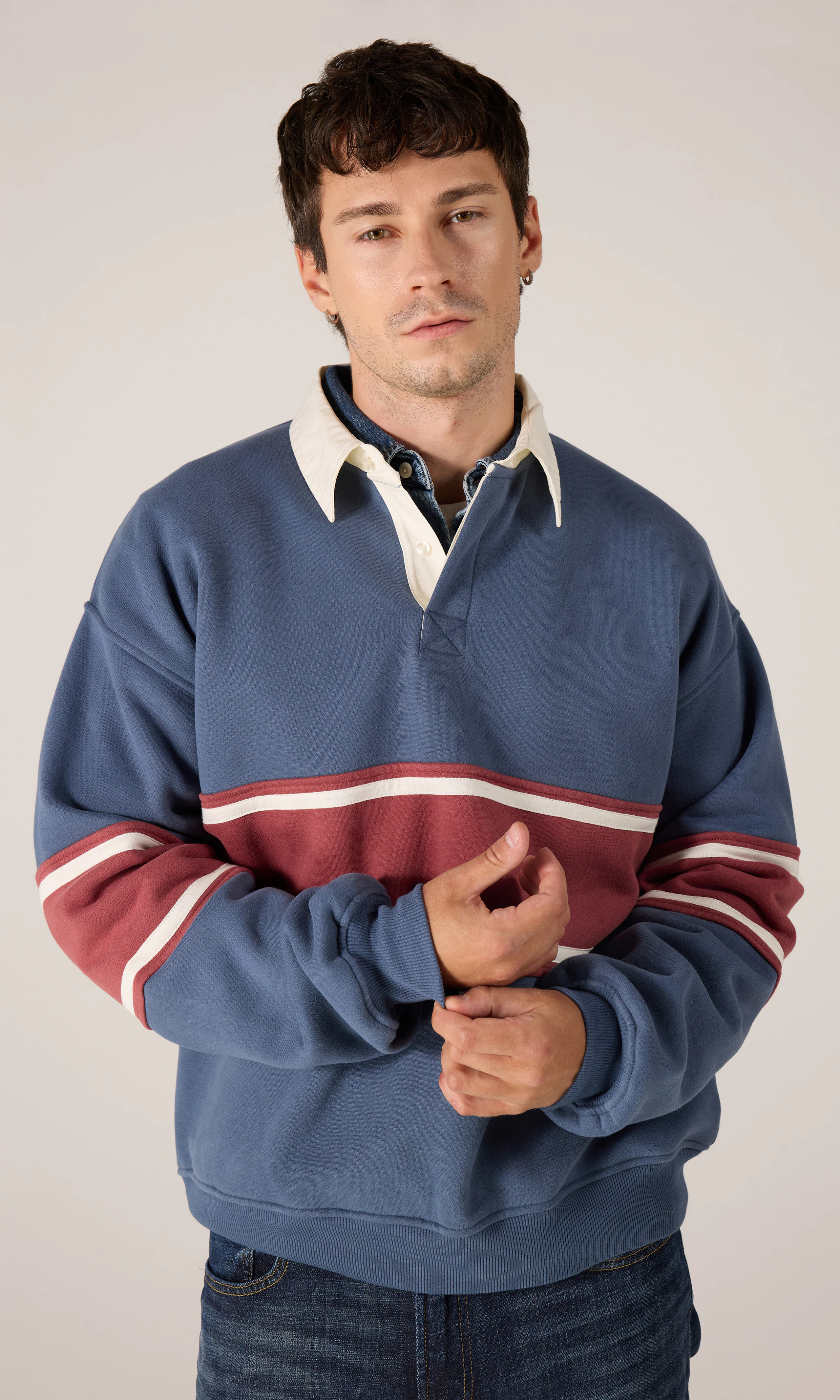 Rugby Genser. Front. Model.