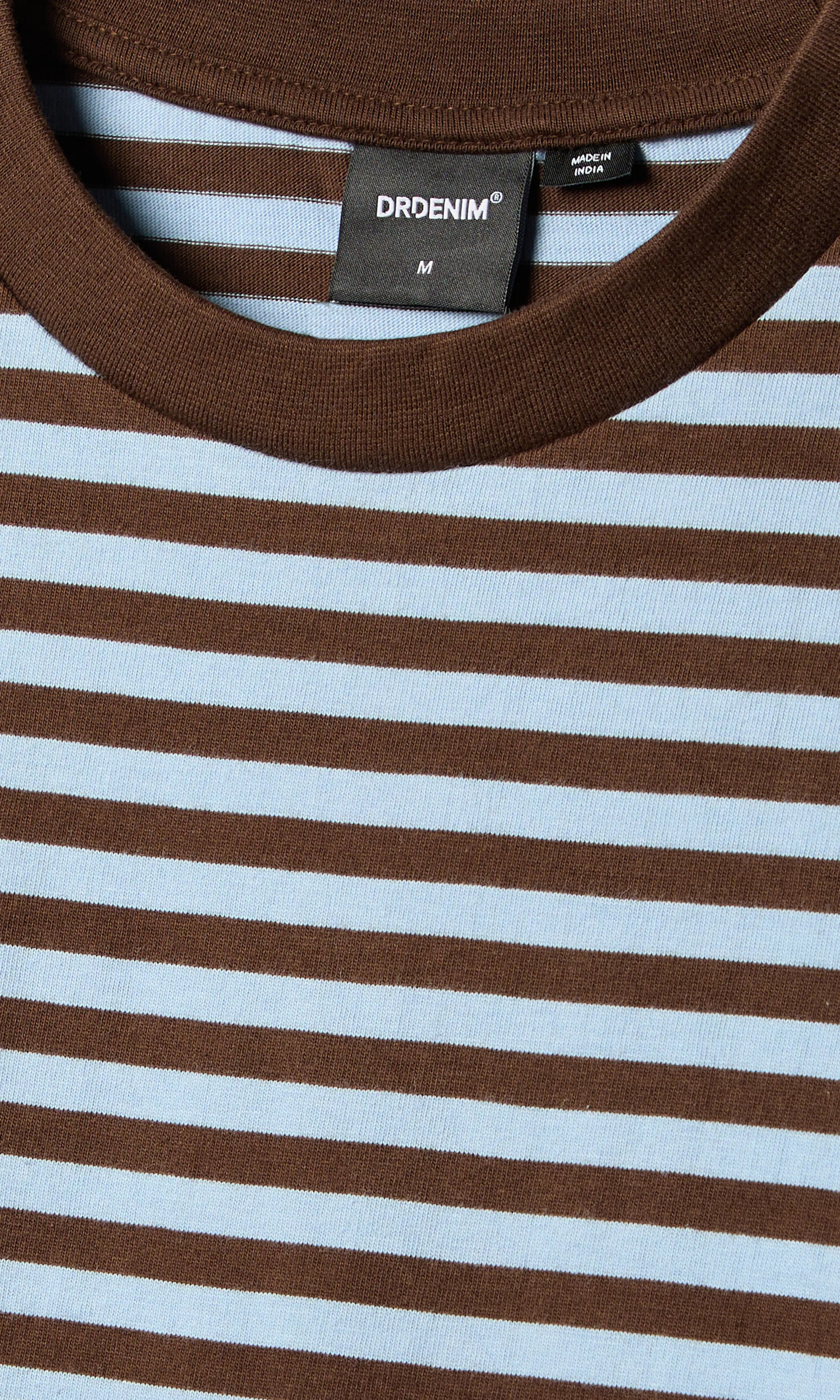 Wesley Longsleeve. Detail 1. Flat.