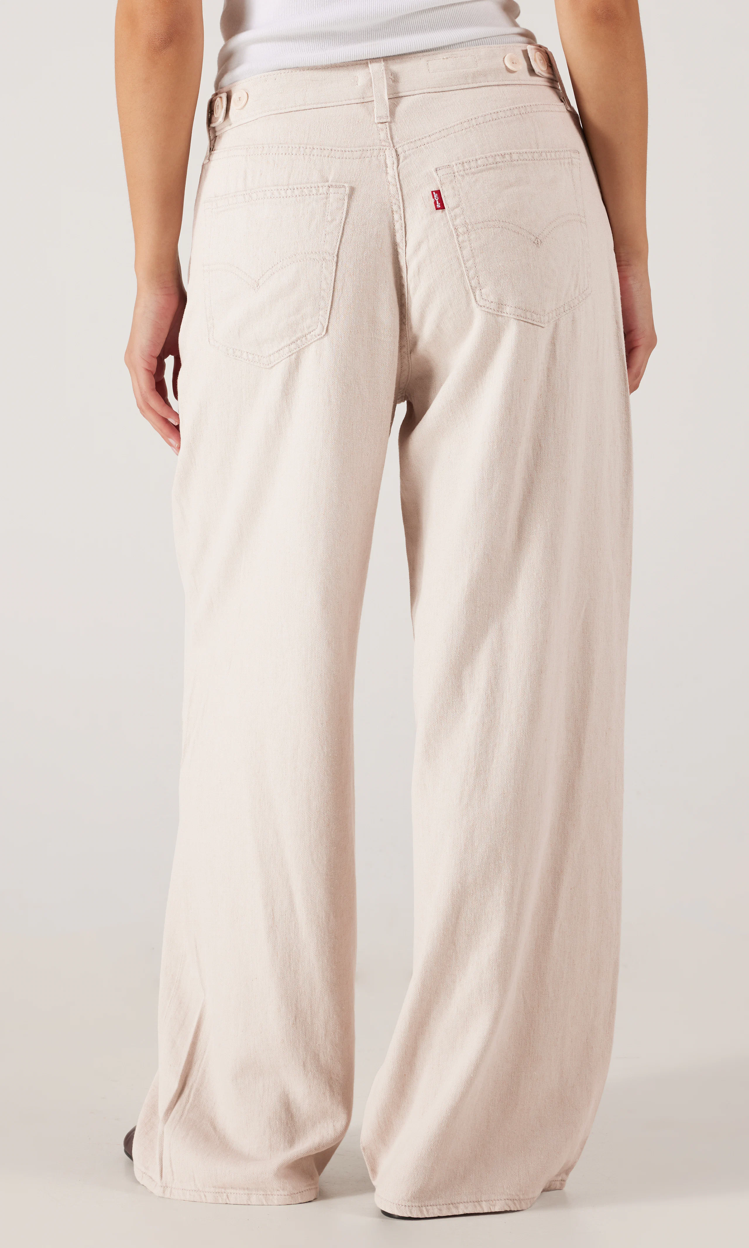Cinch Wide Leg Lightweight Lys Jeans. Back. Model.