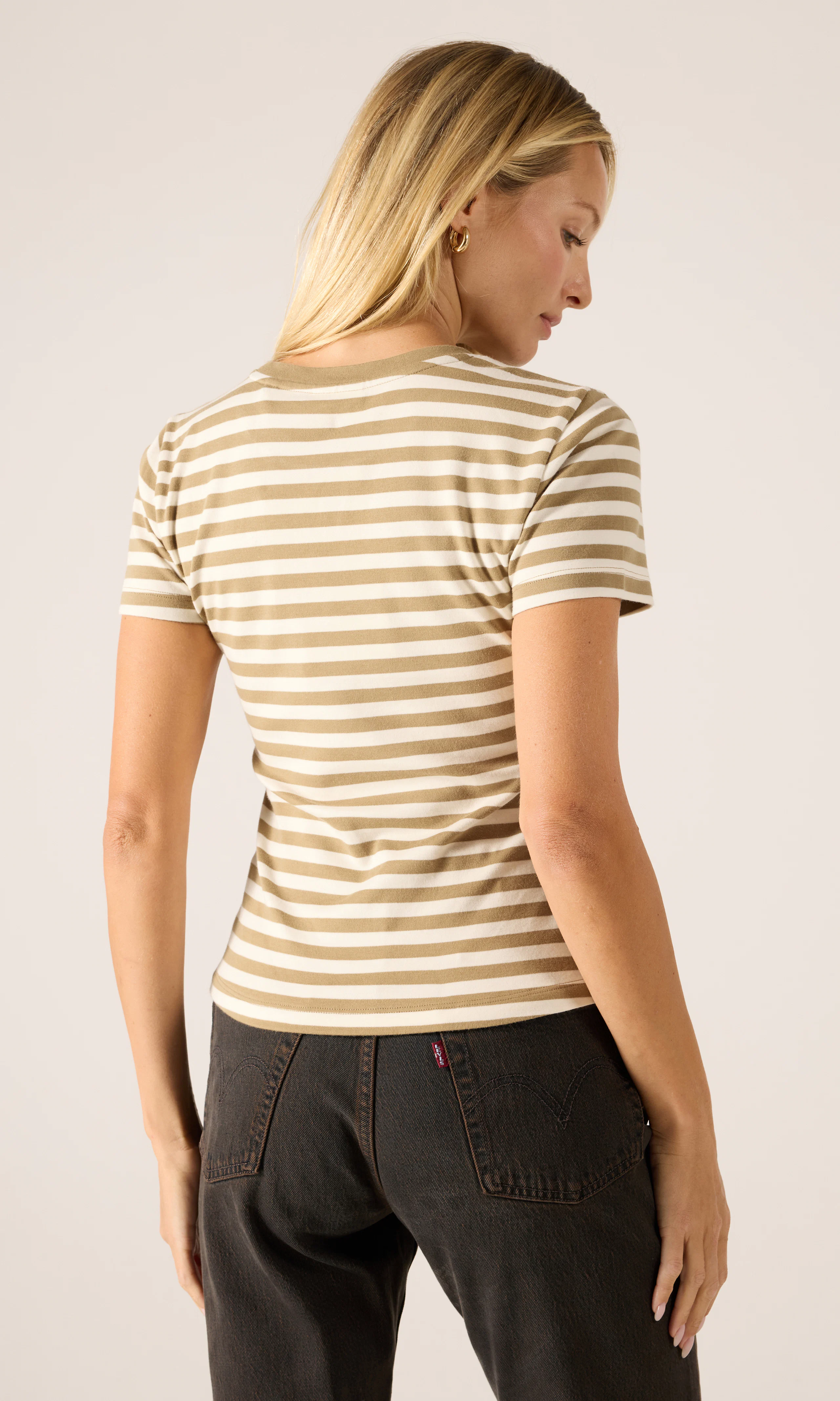 Slim Stripe T-Paita. Back. Model.