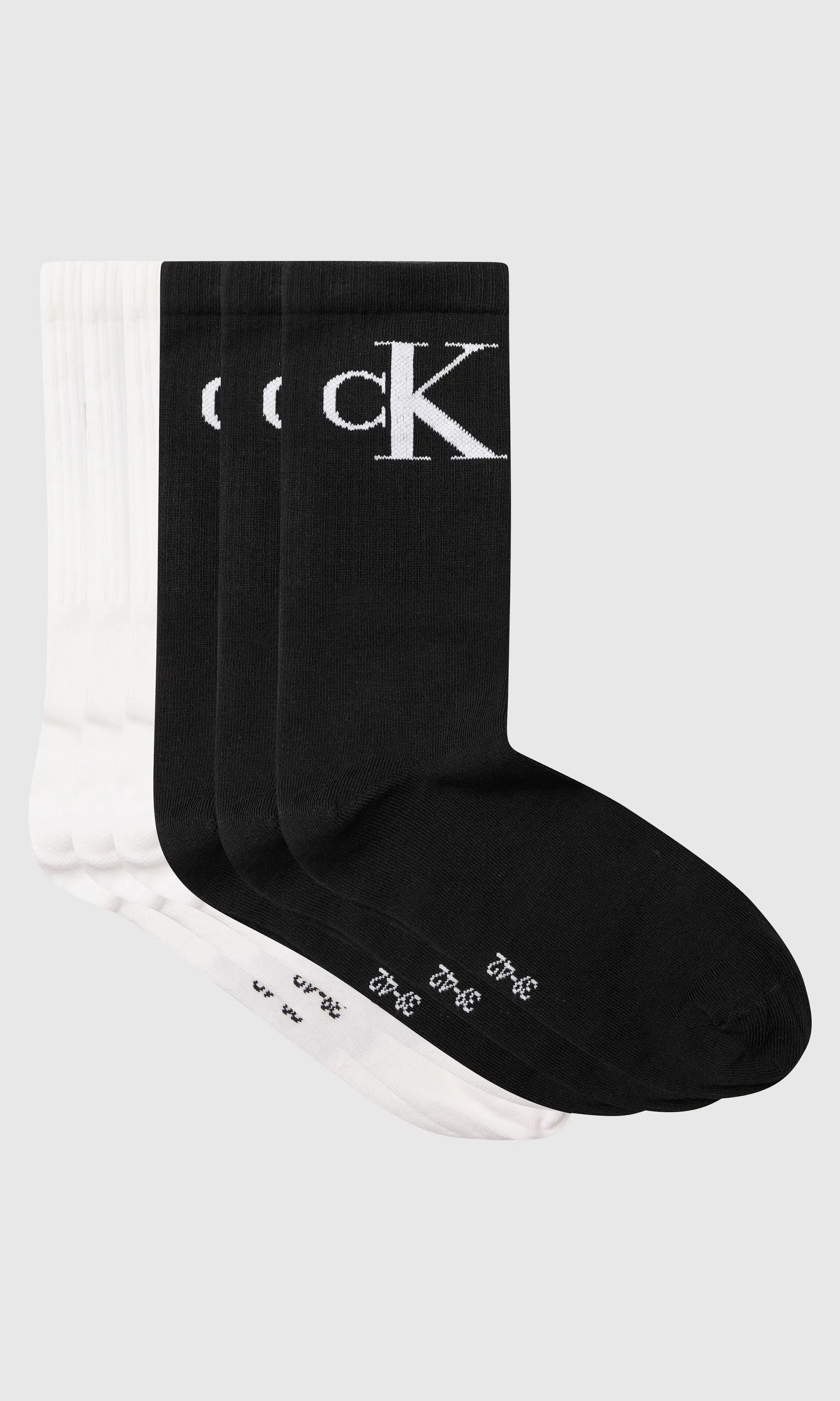 6-Pack Monogram Sukat. Front. Flat.