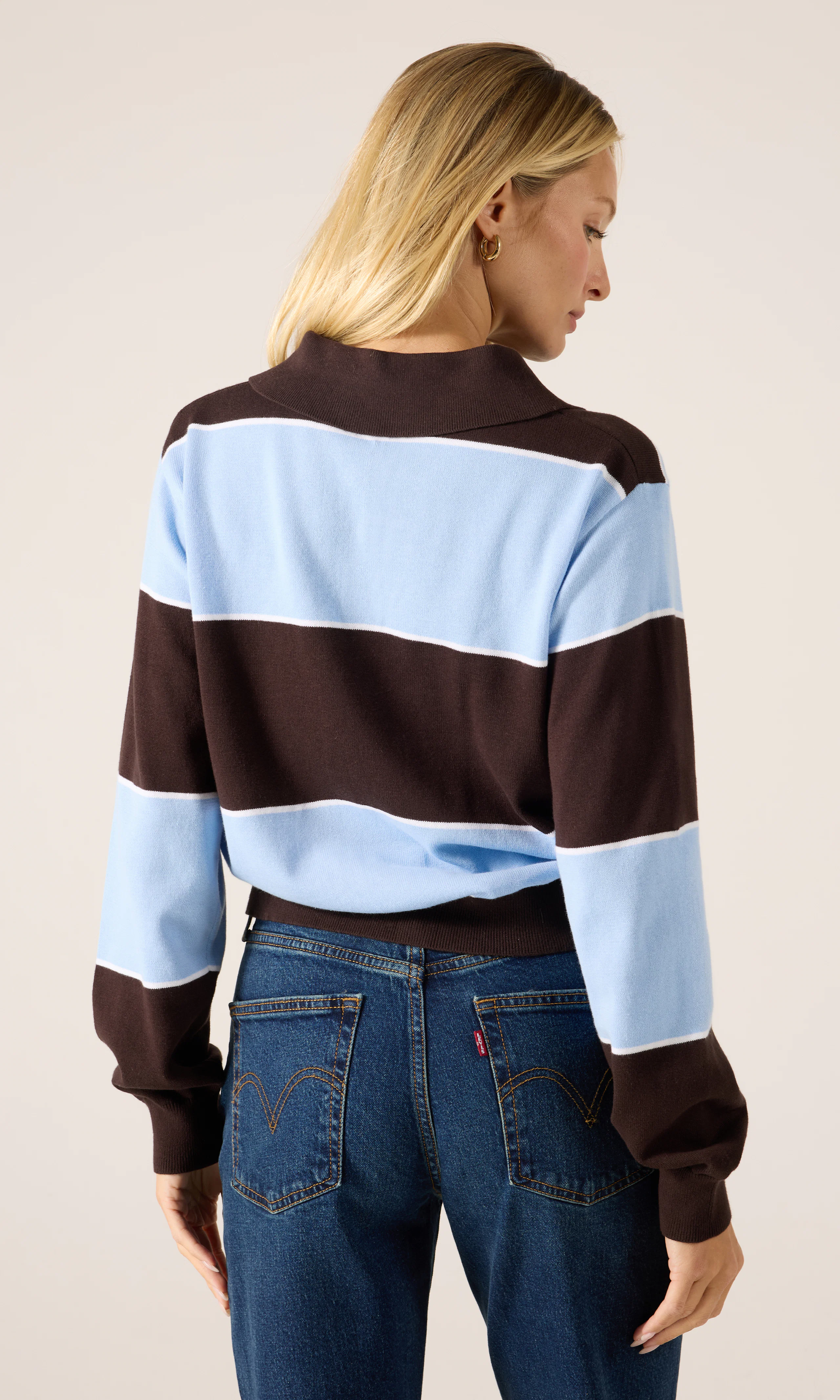 Polo Neule. Back. Model.