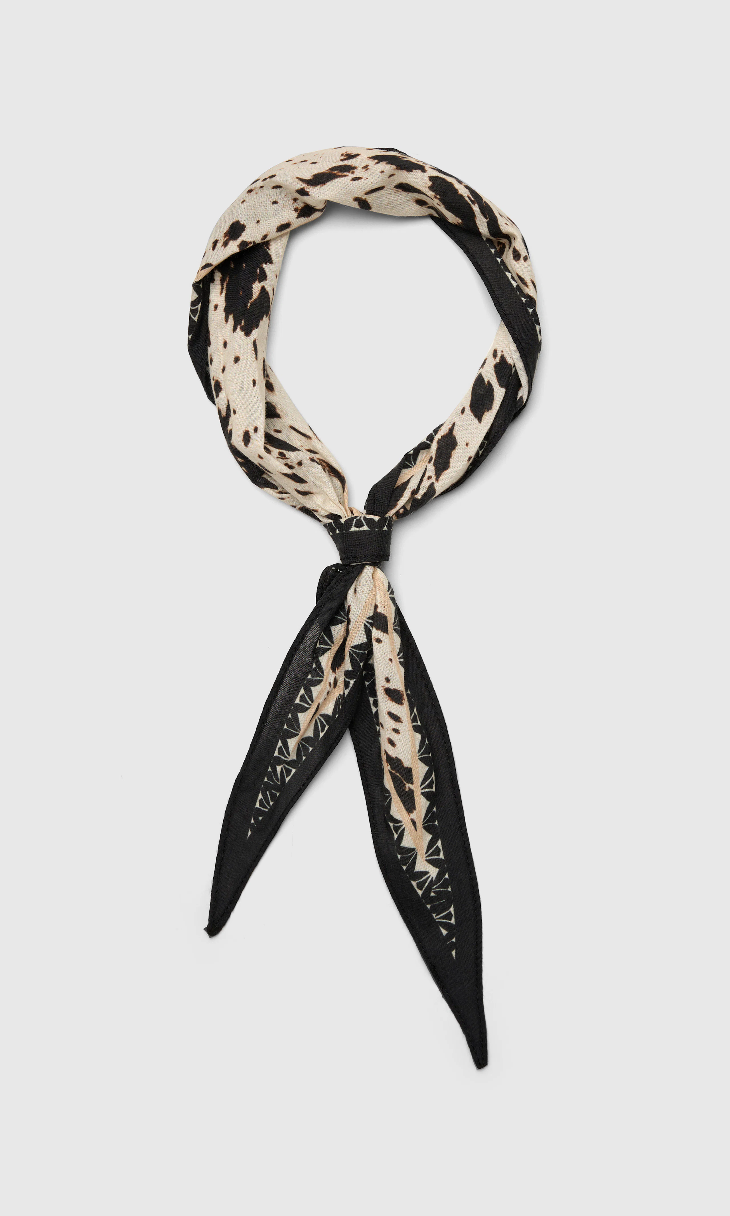 Animal Huivi. Front. Flat.