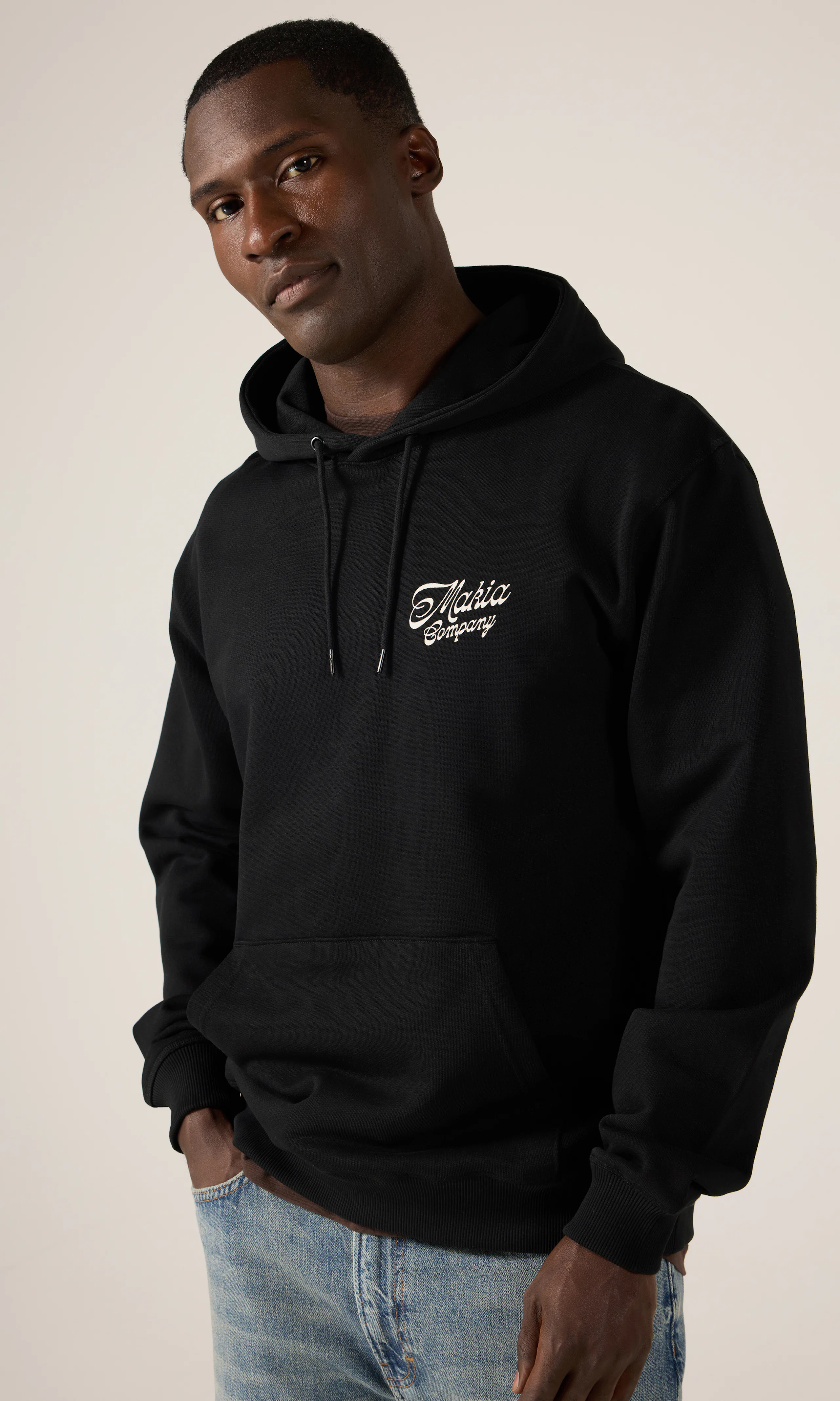 Ape Hooded Musta Huppari. Front. Model.